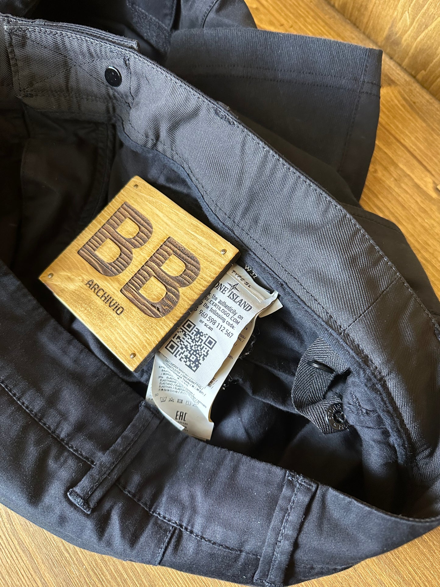 SS16 DRAKE “SUMMER SIXTEEN TOUR”CARGO in Black