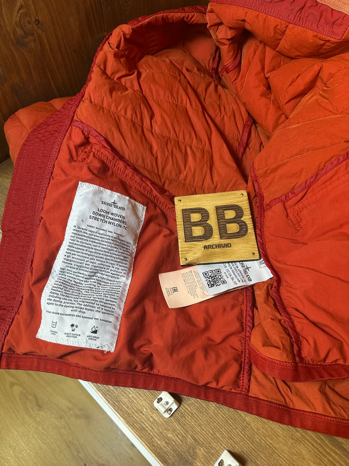 LOOM WOVEN DOWN CHAMBERS STRETCH NYLON-TC in bright orange