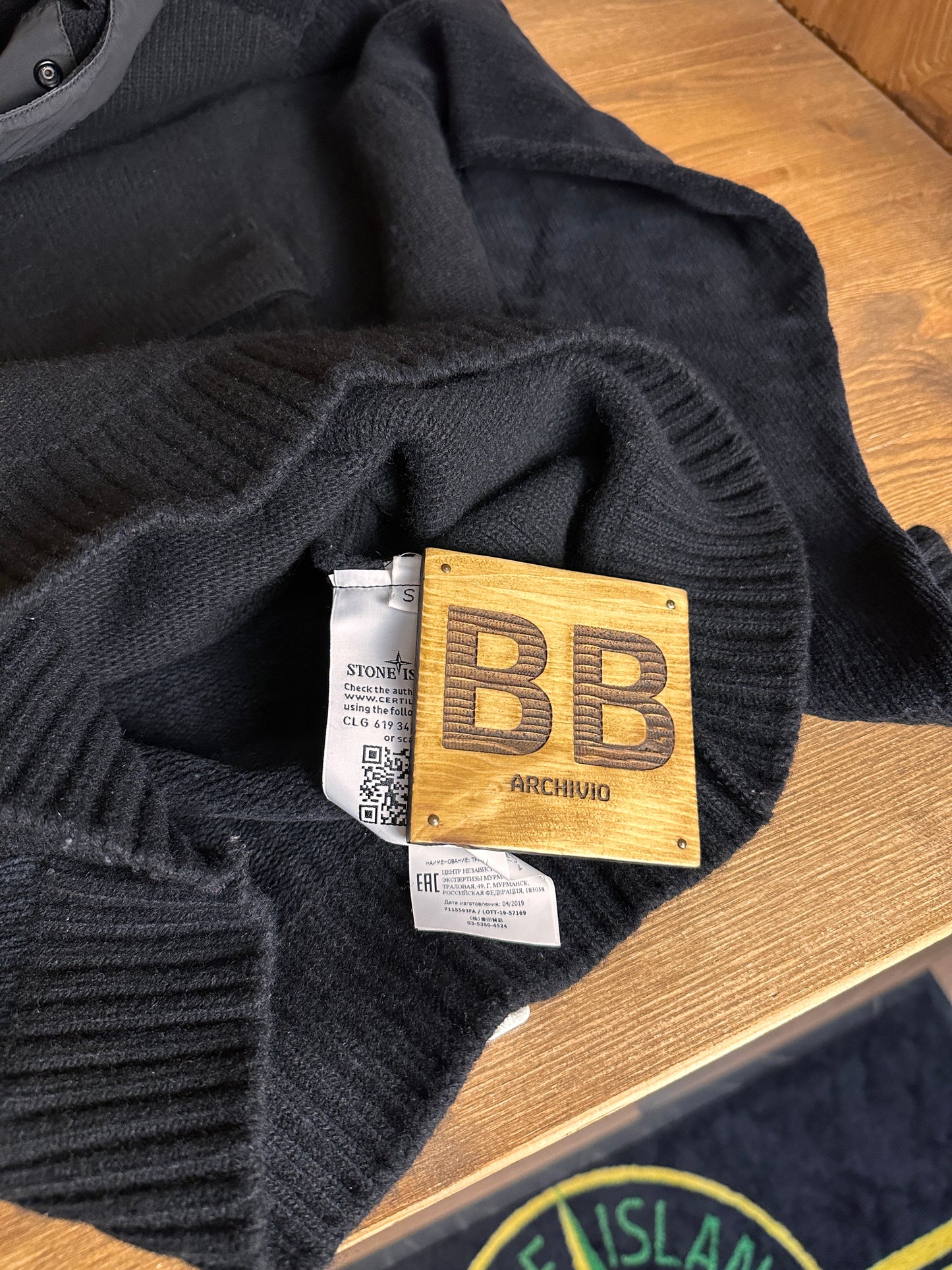AW19 COTTON VELVET HOODIE GHOST PIECE in Black