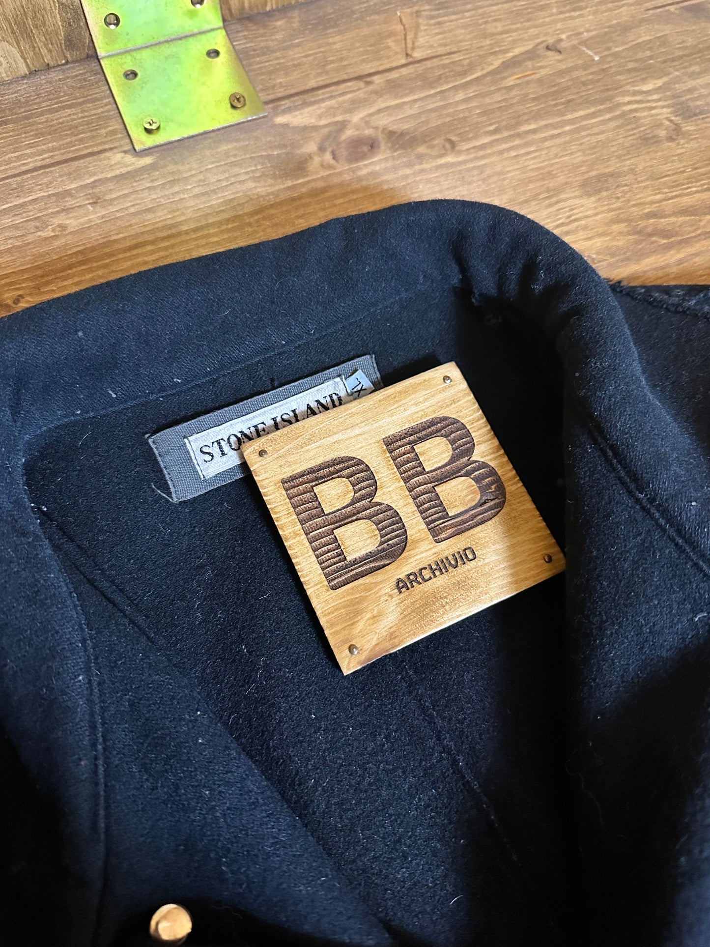 AW90s BLU WOOL TWO-TONE TRENCH with anodized buttons