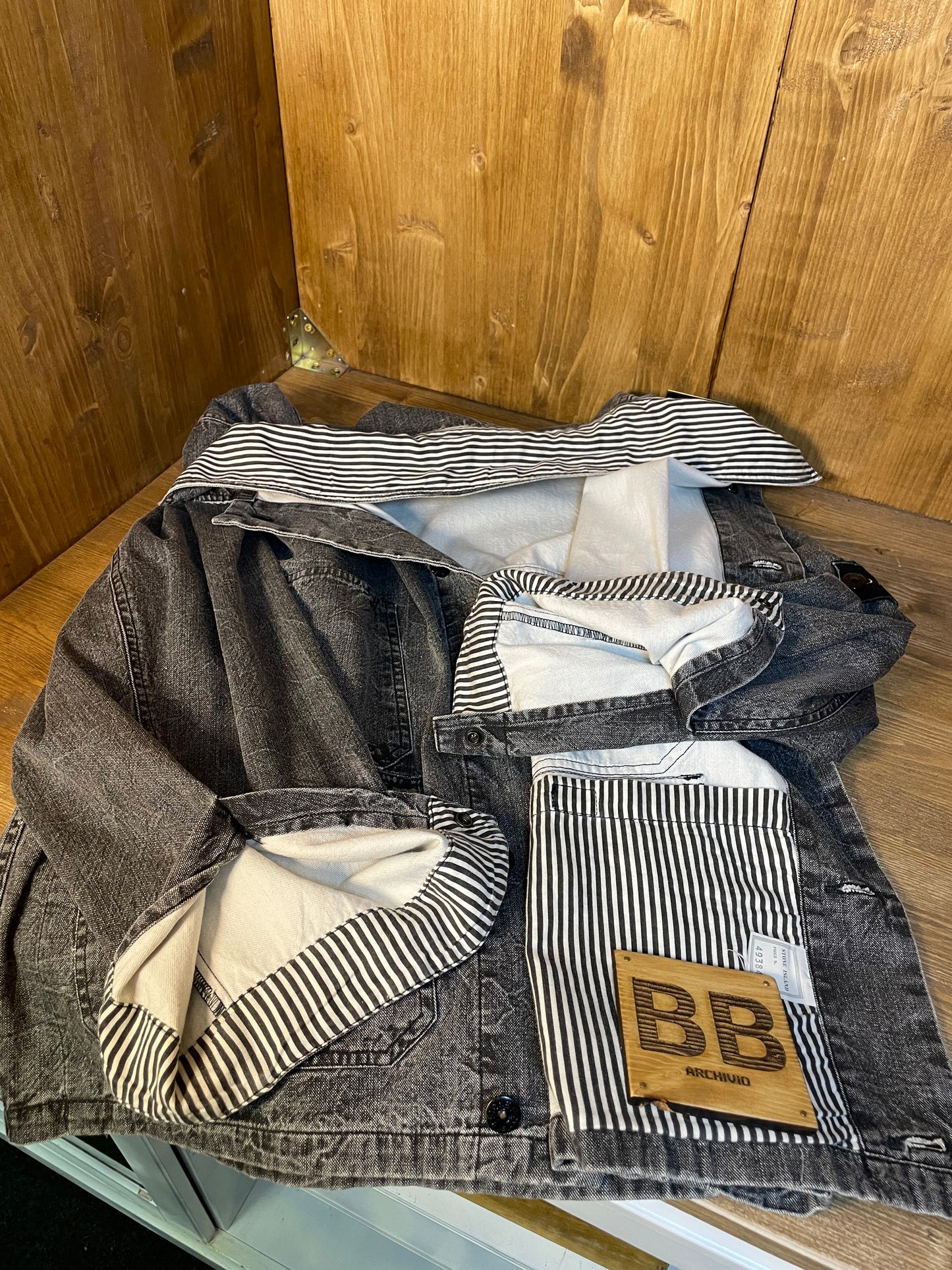 1986 Jeansgrauer Tischler