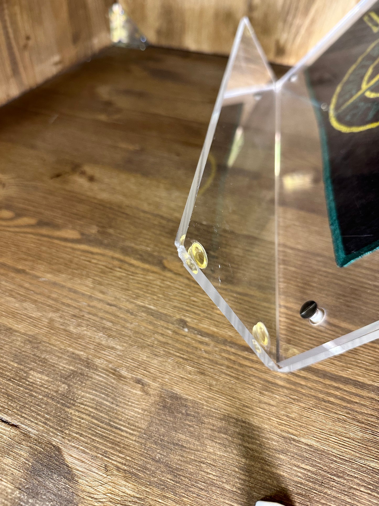 GREEN EDGE BADGE DISPLAY