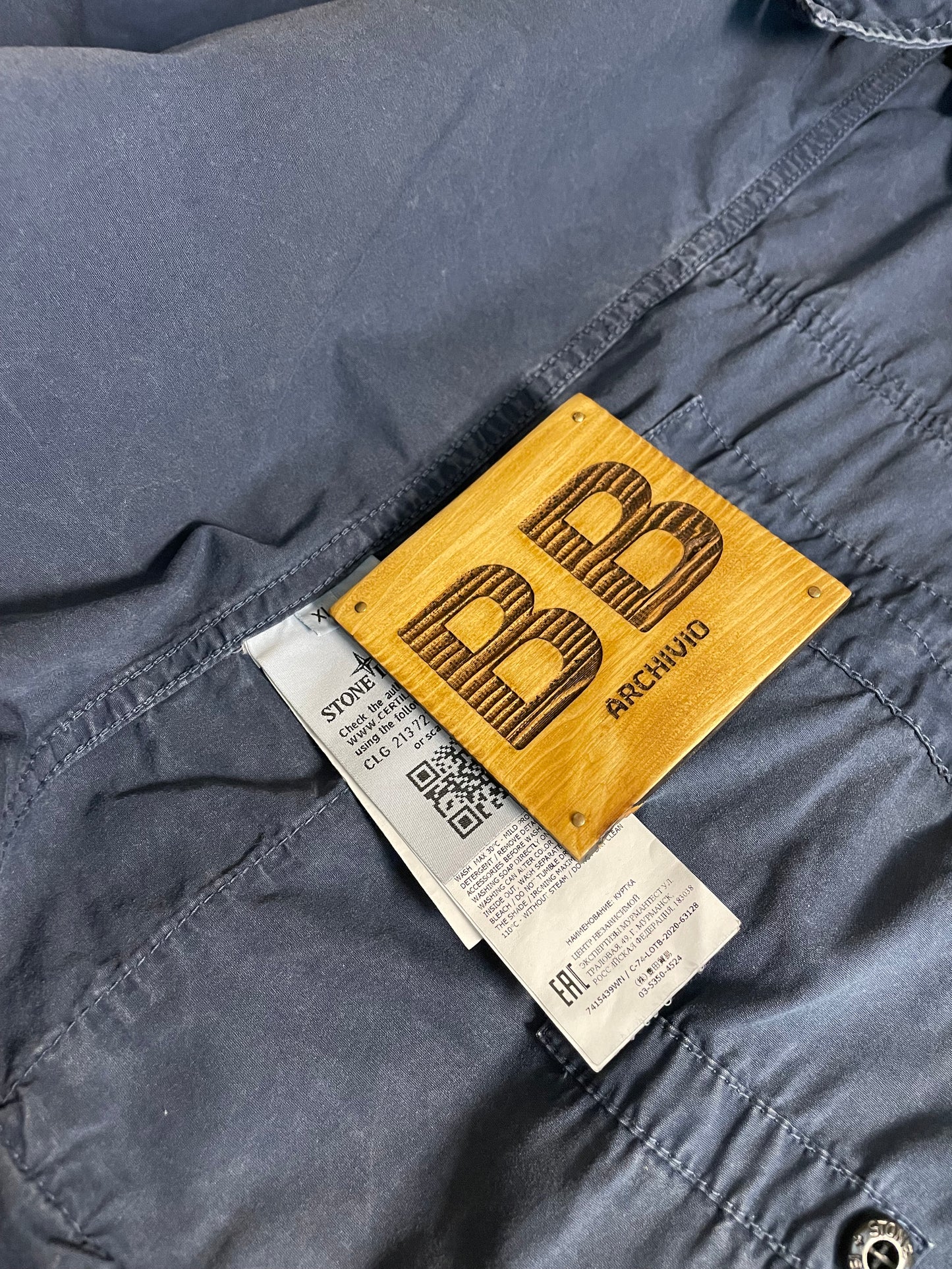 Blaues Schmirgelleinen