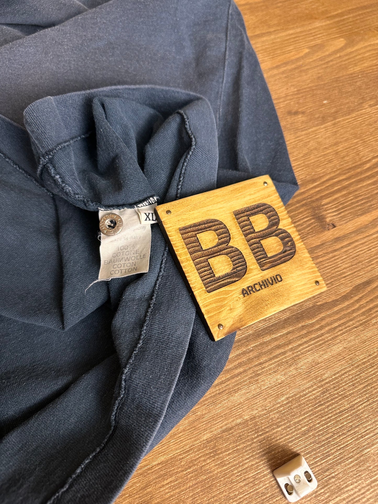 SS80s METAL BUTTONS + FRONT SPELLOUT in Faded Blu Night