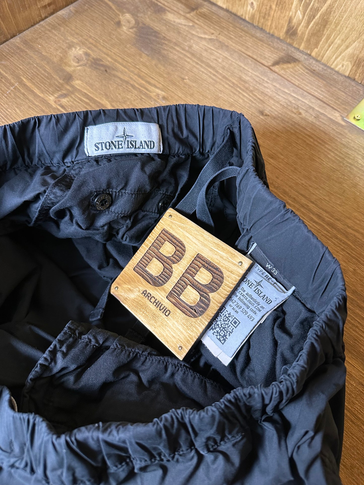 BLACK NYLON LIGHT CARGO