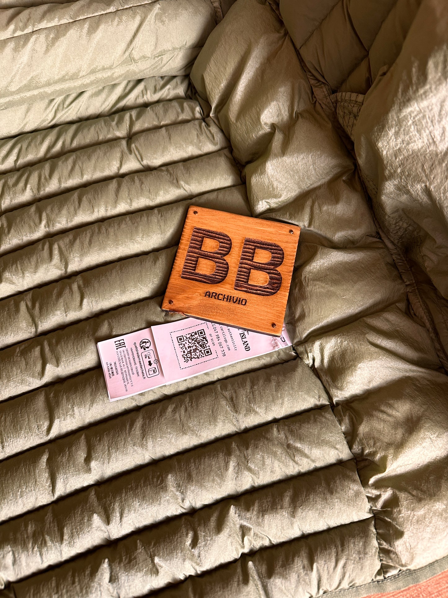 SS23 LOOM WOVEN DOWN CHAMBERS R-NYLON DOWN-TC in Olive Green