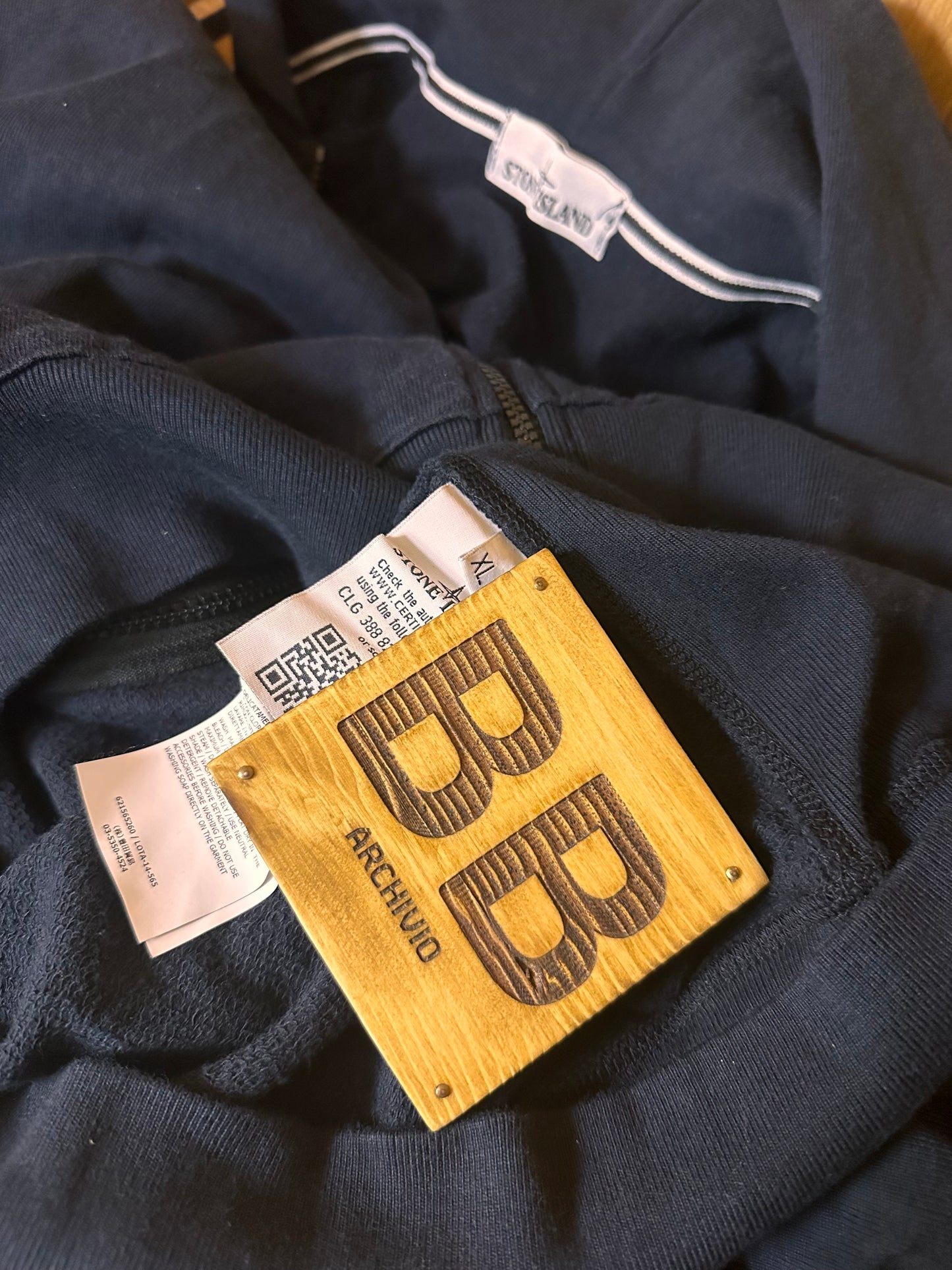 ZIPPED HOODIE in dark blue