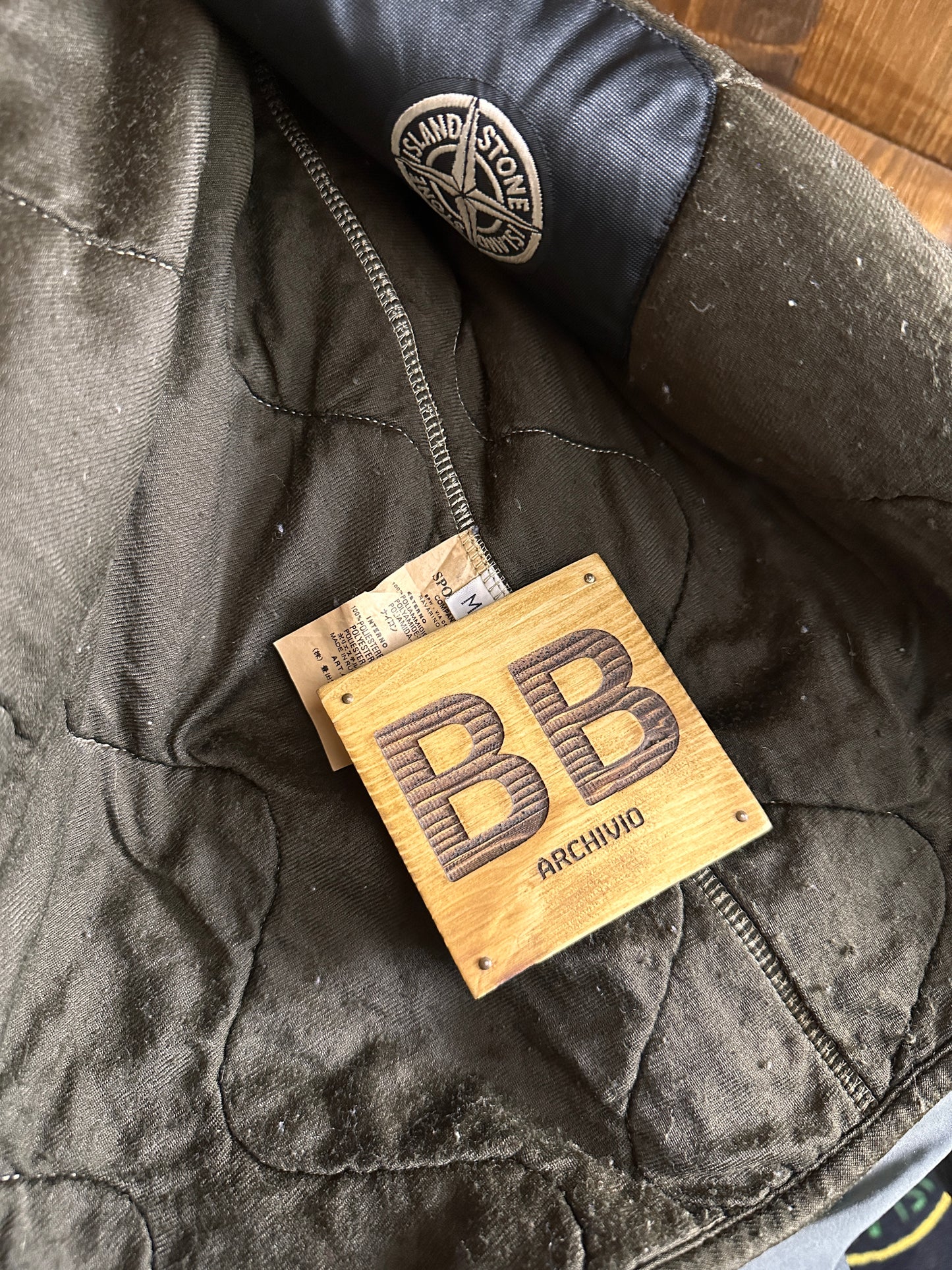 AW06 FISHTAIL SPELLOUT HOOD PARKA in Dust Grey