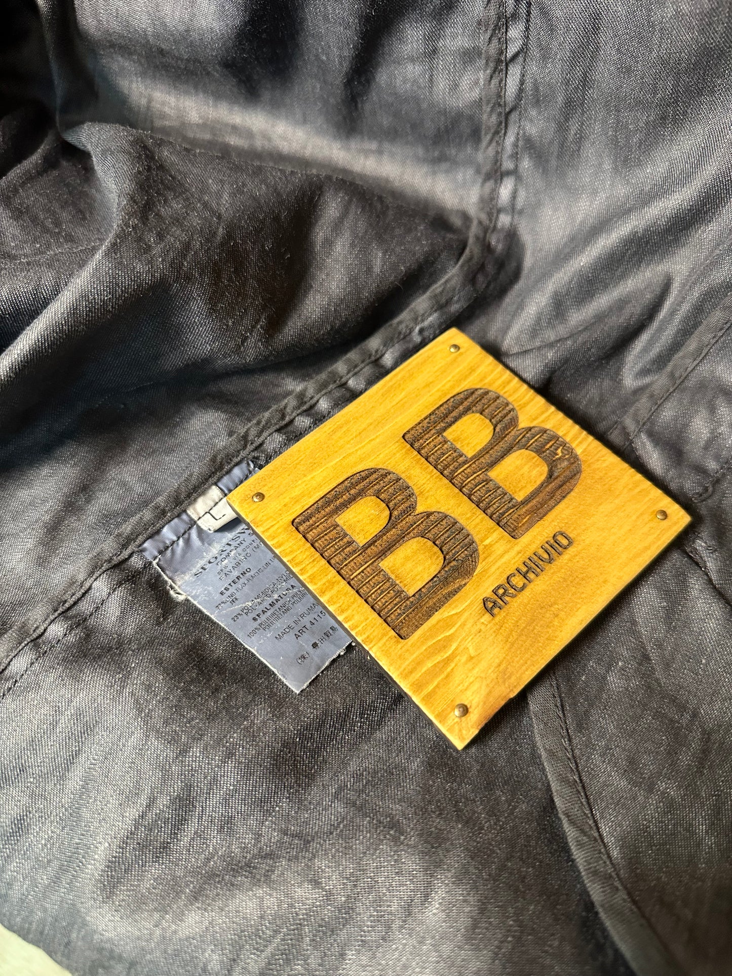 AW04 LINO RESINATO FISHTAIL GREY PARKA