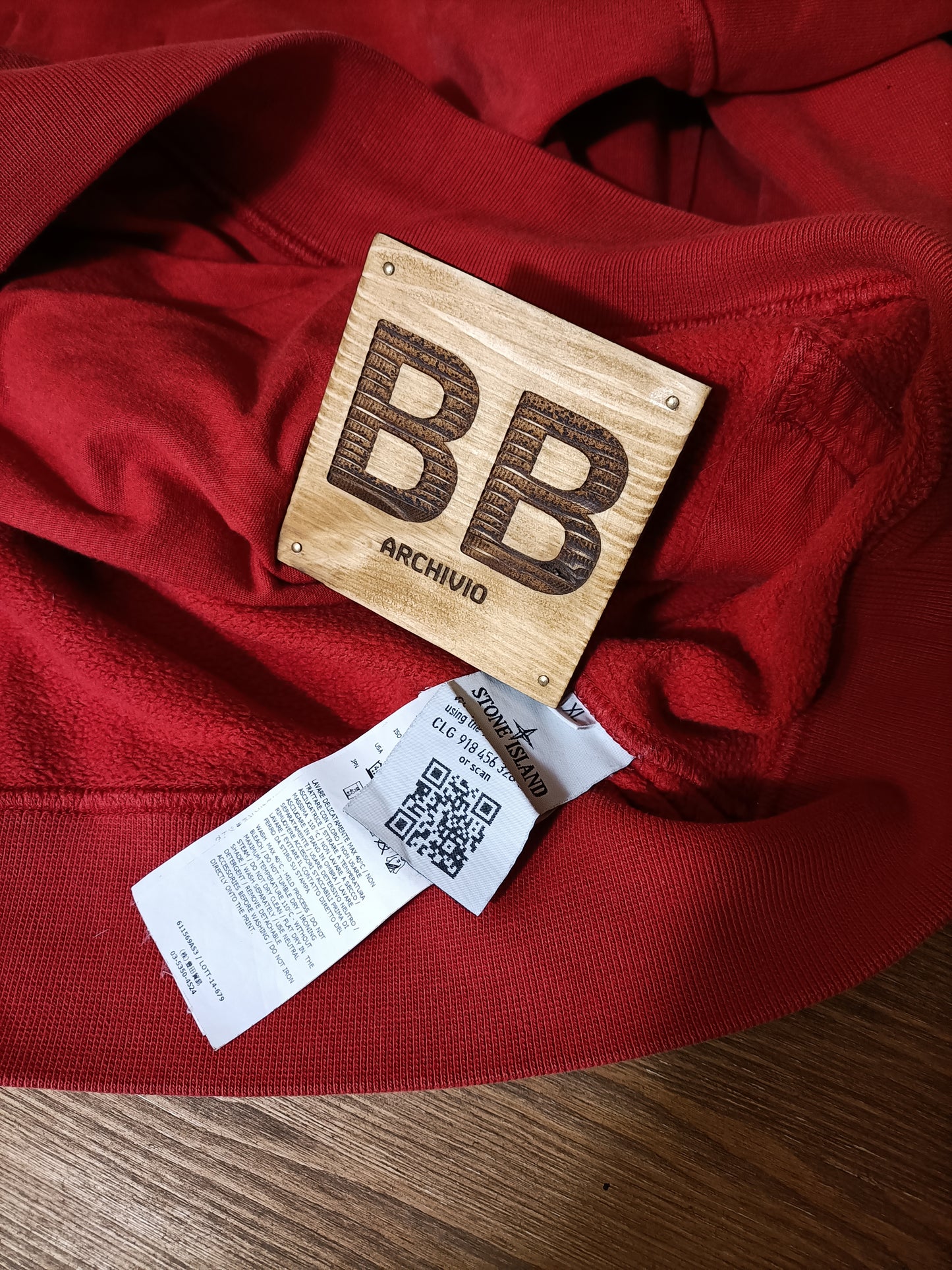 JA x Supreme orangefarbener Rundhalsausschnitt