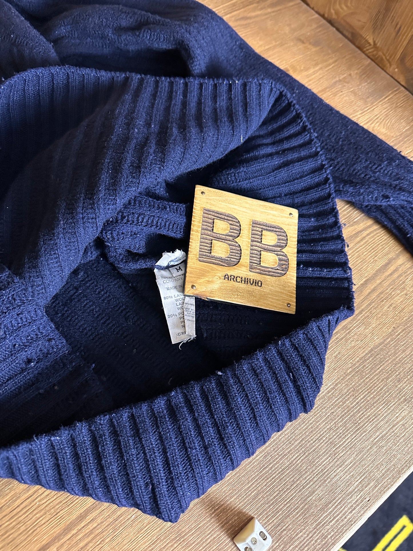 AW92 Wollripppullover in Ozeanblau