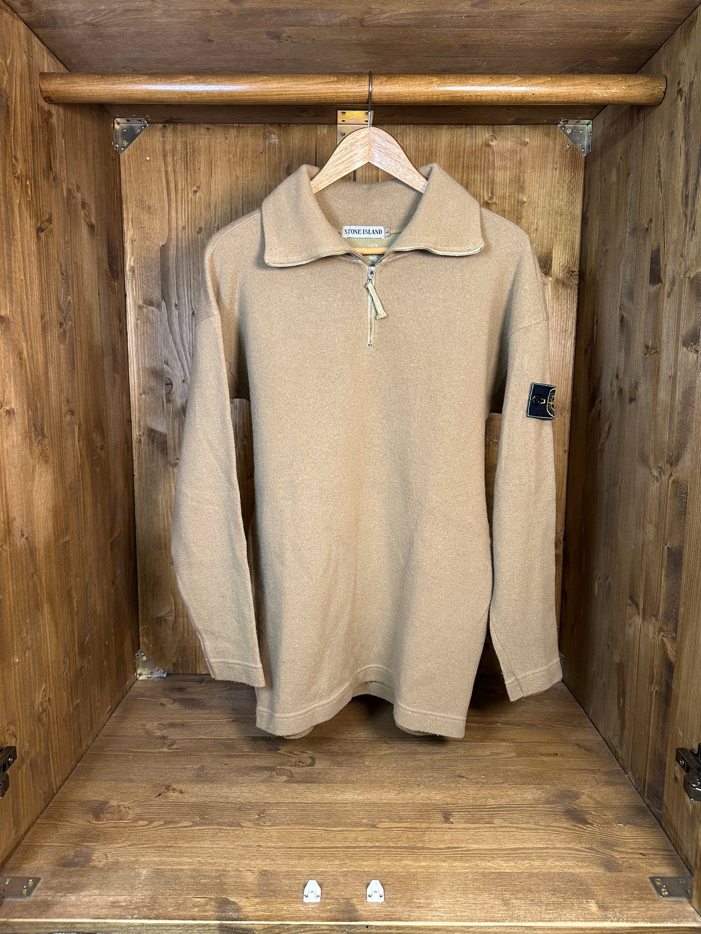 AW94 1/4 ZIP BROWN SWEATER