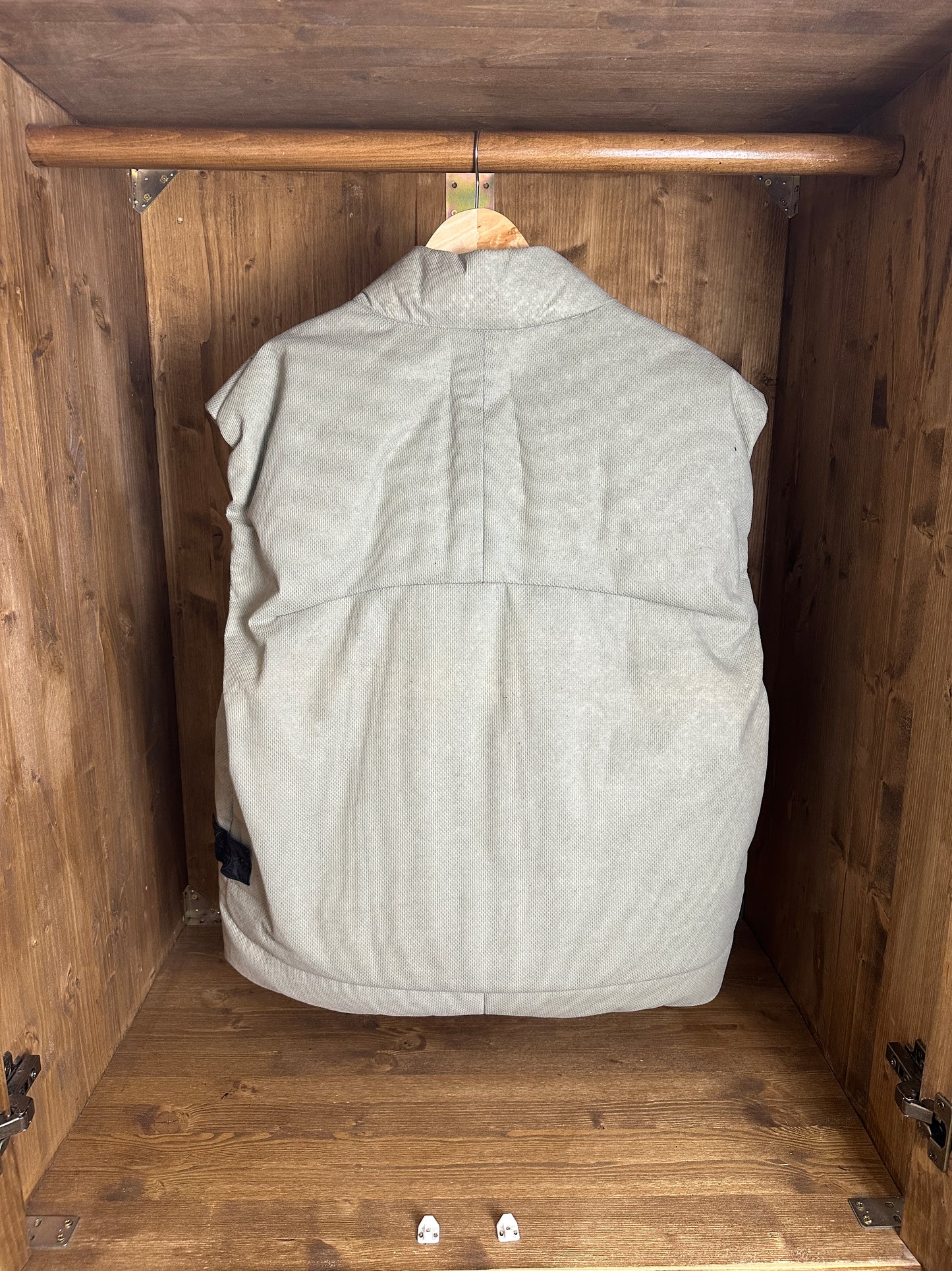 AW22 TEXTILE NON-WOVEN POLY VEST in Pale Green