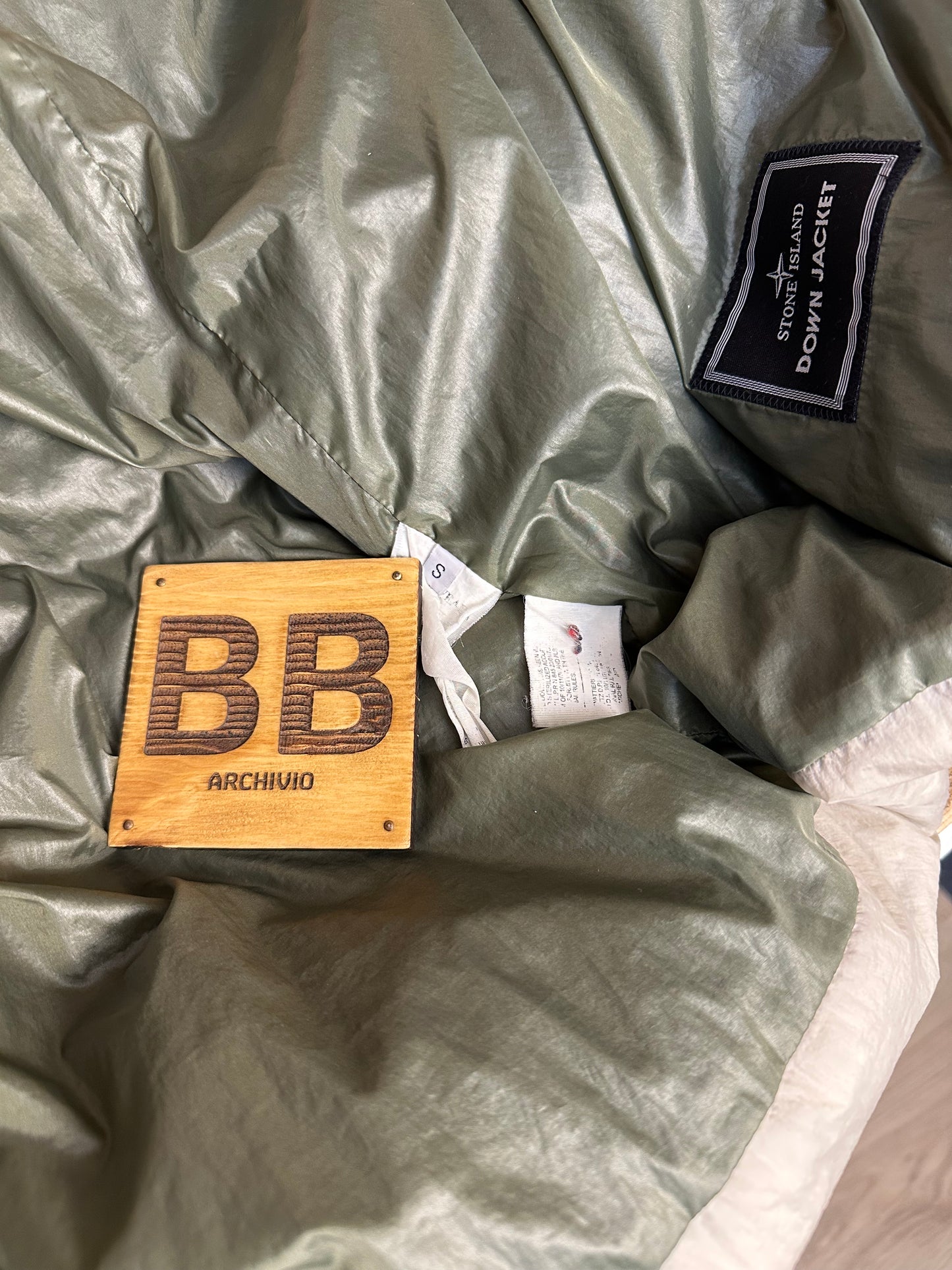 AW09 NYLON OPAQUE GOOSE DOWN PARKA in White