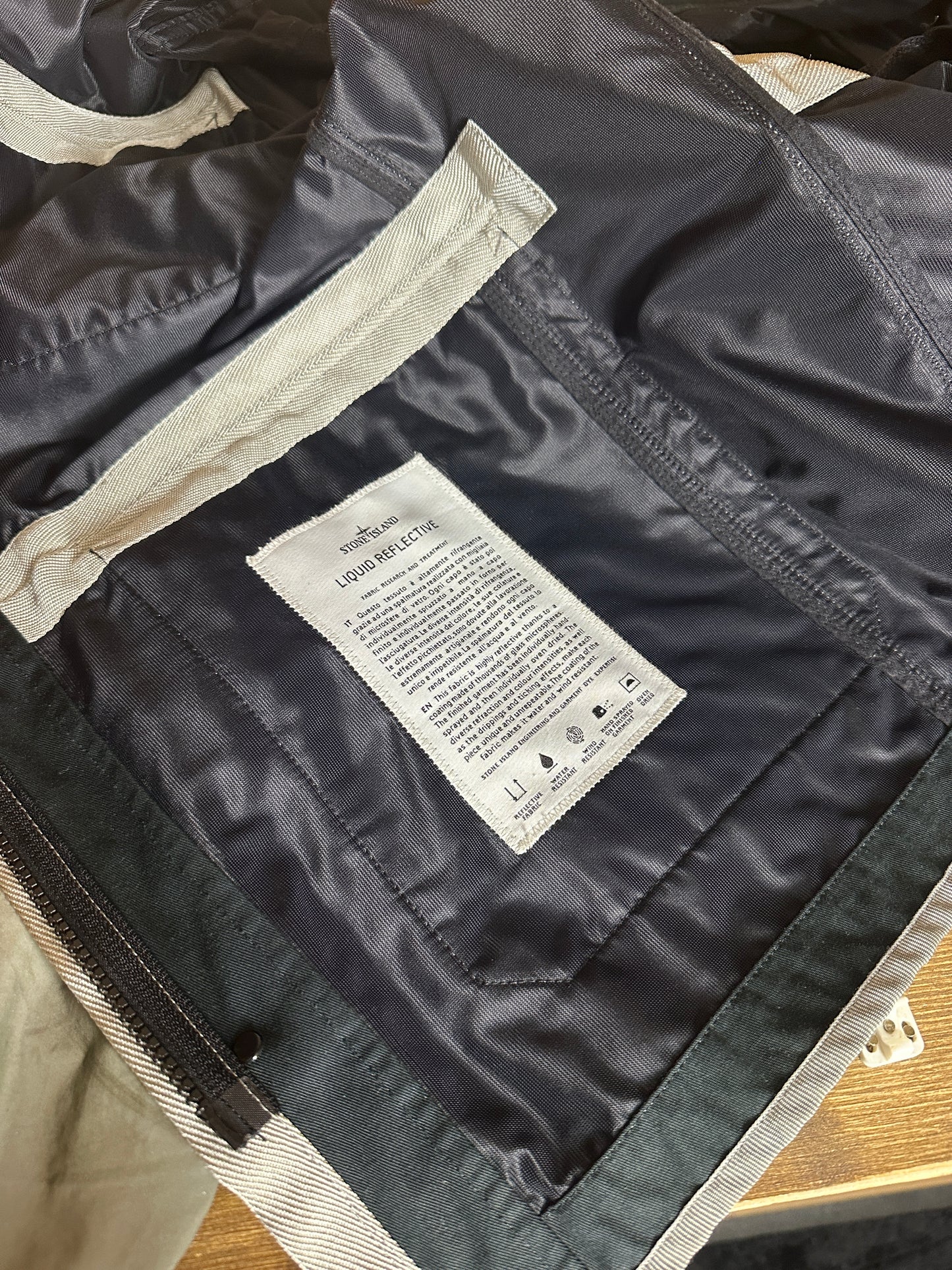 SS12 LIQUID REFLECTIVE in Olive Grey