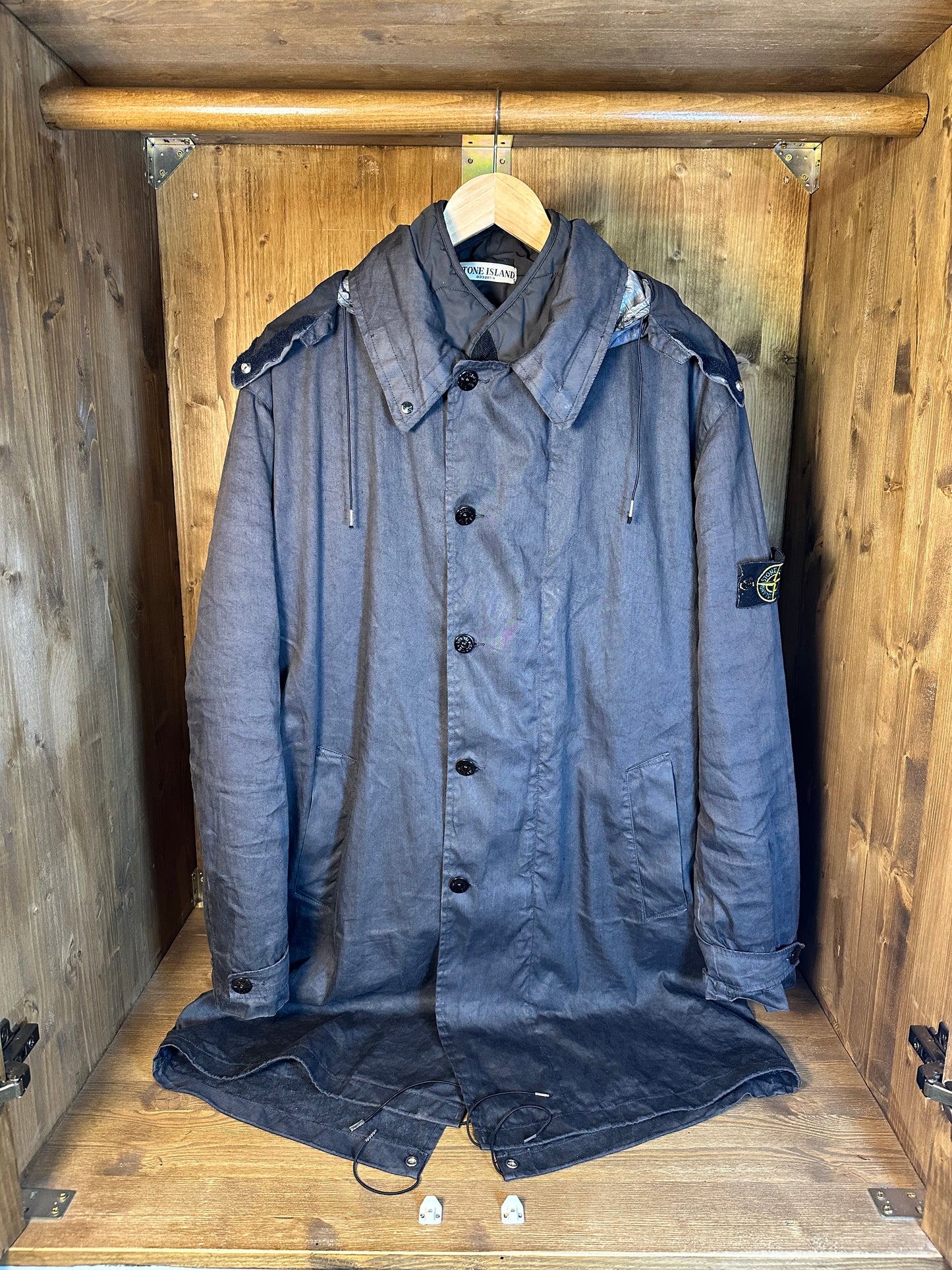 AW04 LINO RESINATO FISHTAIL GREY PARKA