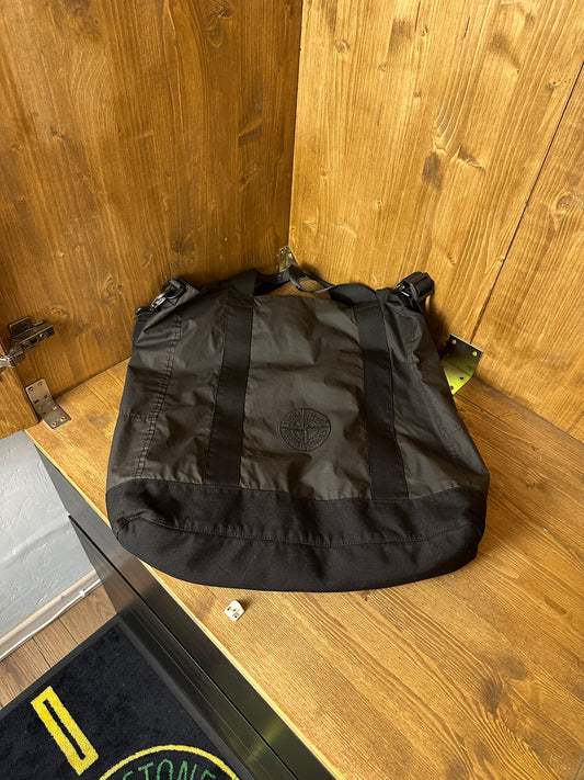 AW24 AGGRESSIVE GOMMATO SHOULDER BAG in Deep Black