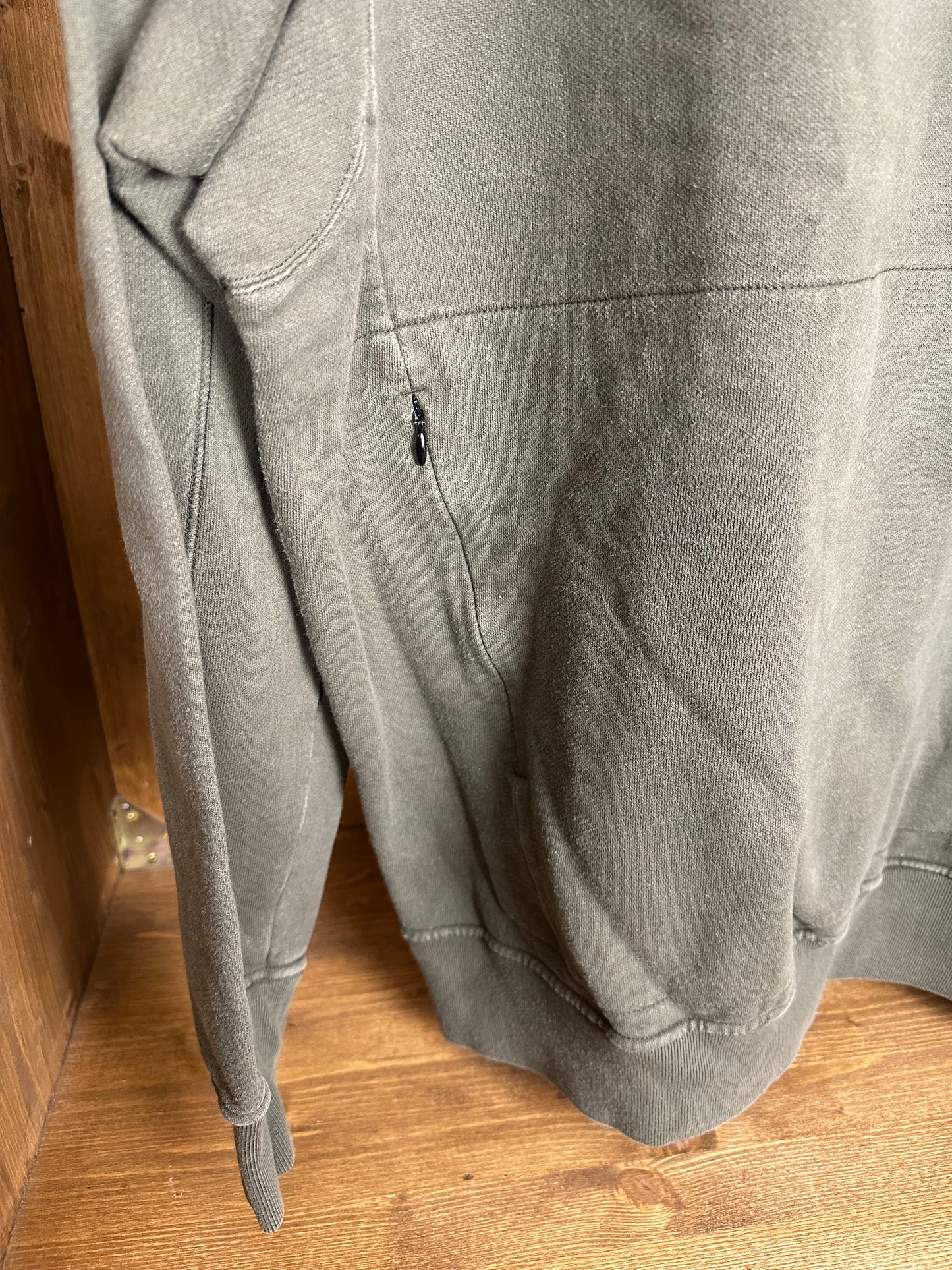 AW18 SHADOW PROJECT CREWNECK in Khaki