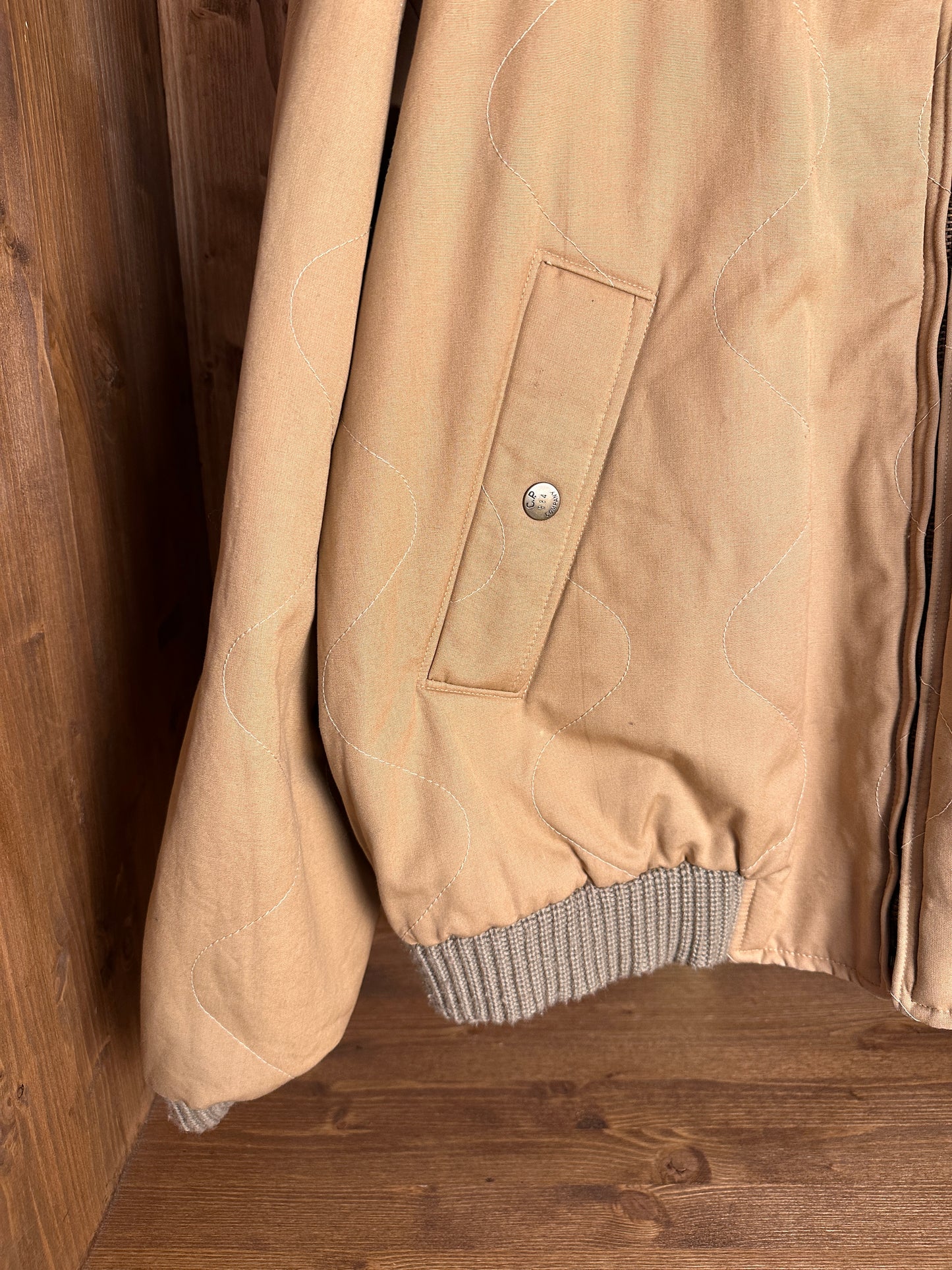 AW84 REVERSIBLE FUR COLLAR BOMBER in Orient Red & Beige Red