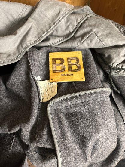 AW98 DOPPELREIHENDER WOLLMANTEL in Basaltgrau