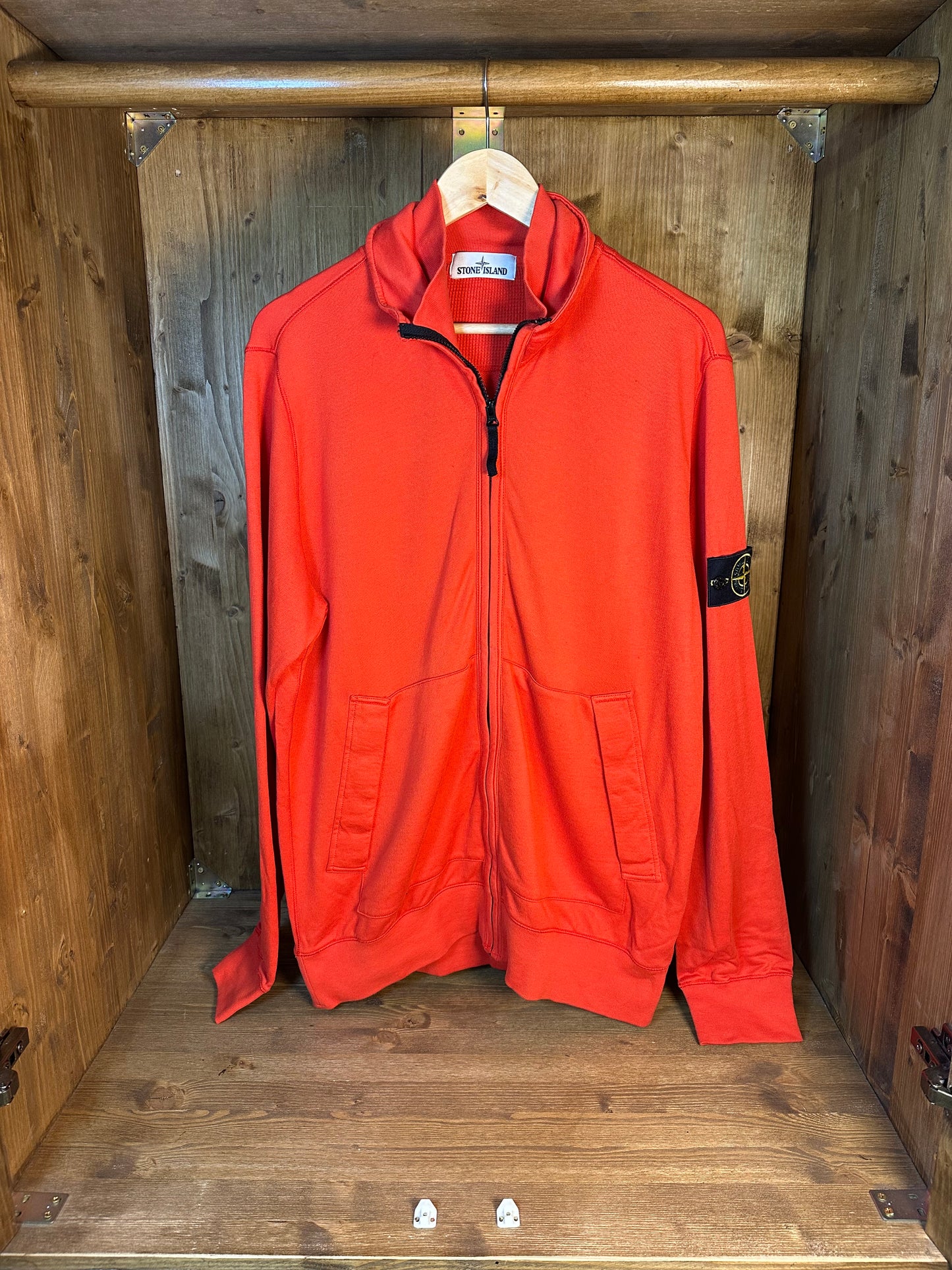 ZIPPED CREWNECK IN ORANGE