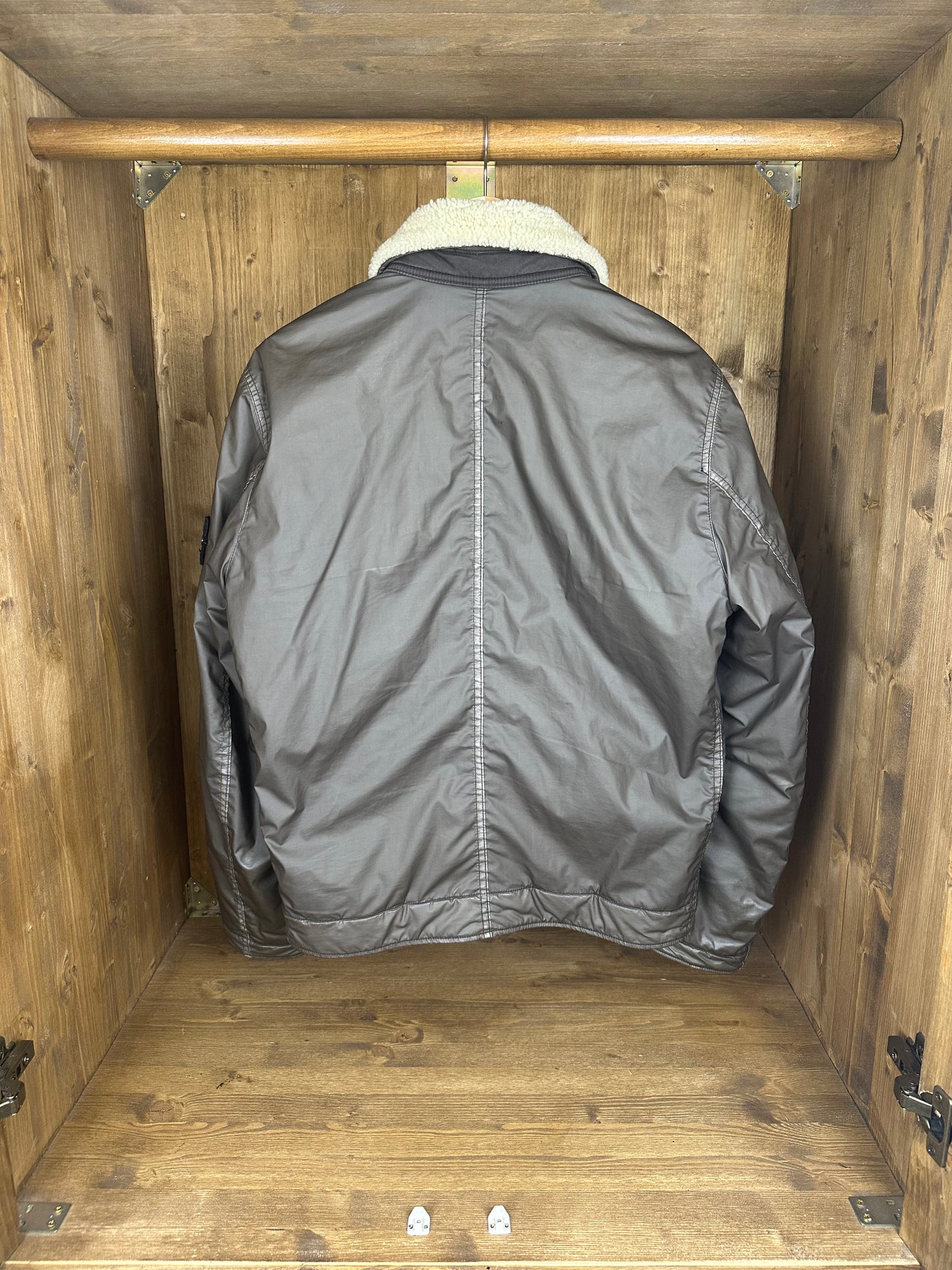 AW15 MUSSOLA GOMMATA FLIGHT BOMBER WITH SHEEPSKIN COLLAR in Olive Green