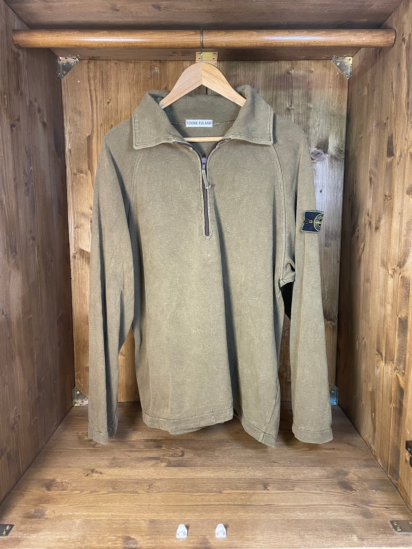 Ghost pocket brown jumper