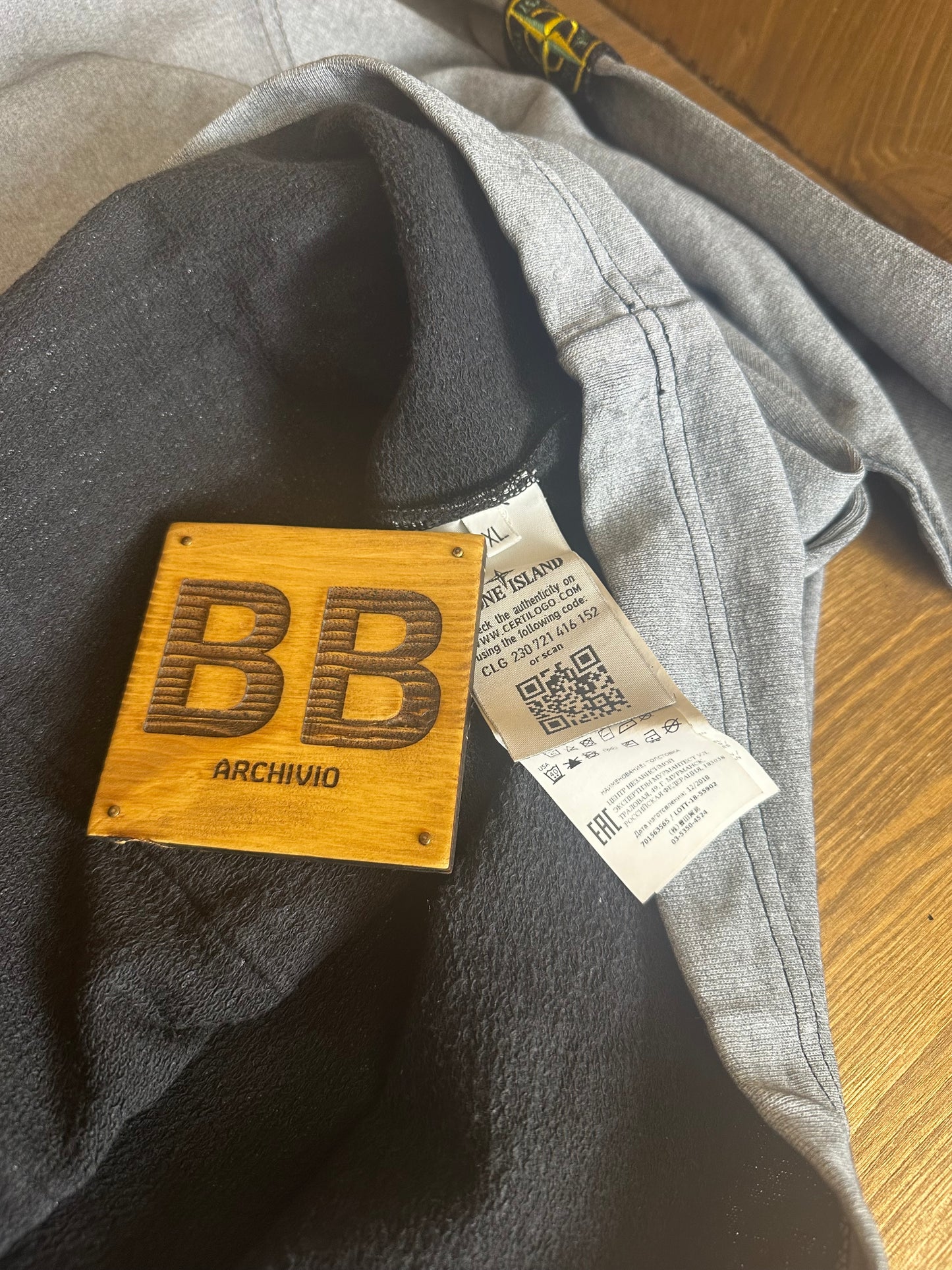 SS19 TELA PLACCATA CREWNECK in Light Blu