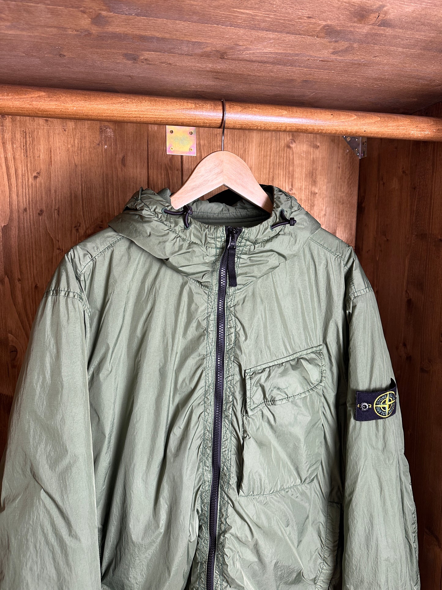 AW22 GARMENT DYED CRINKLE REPS R-NY WITH PRIMALOFT-TC in Reseda Green