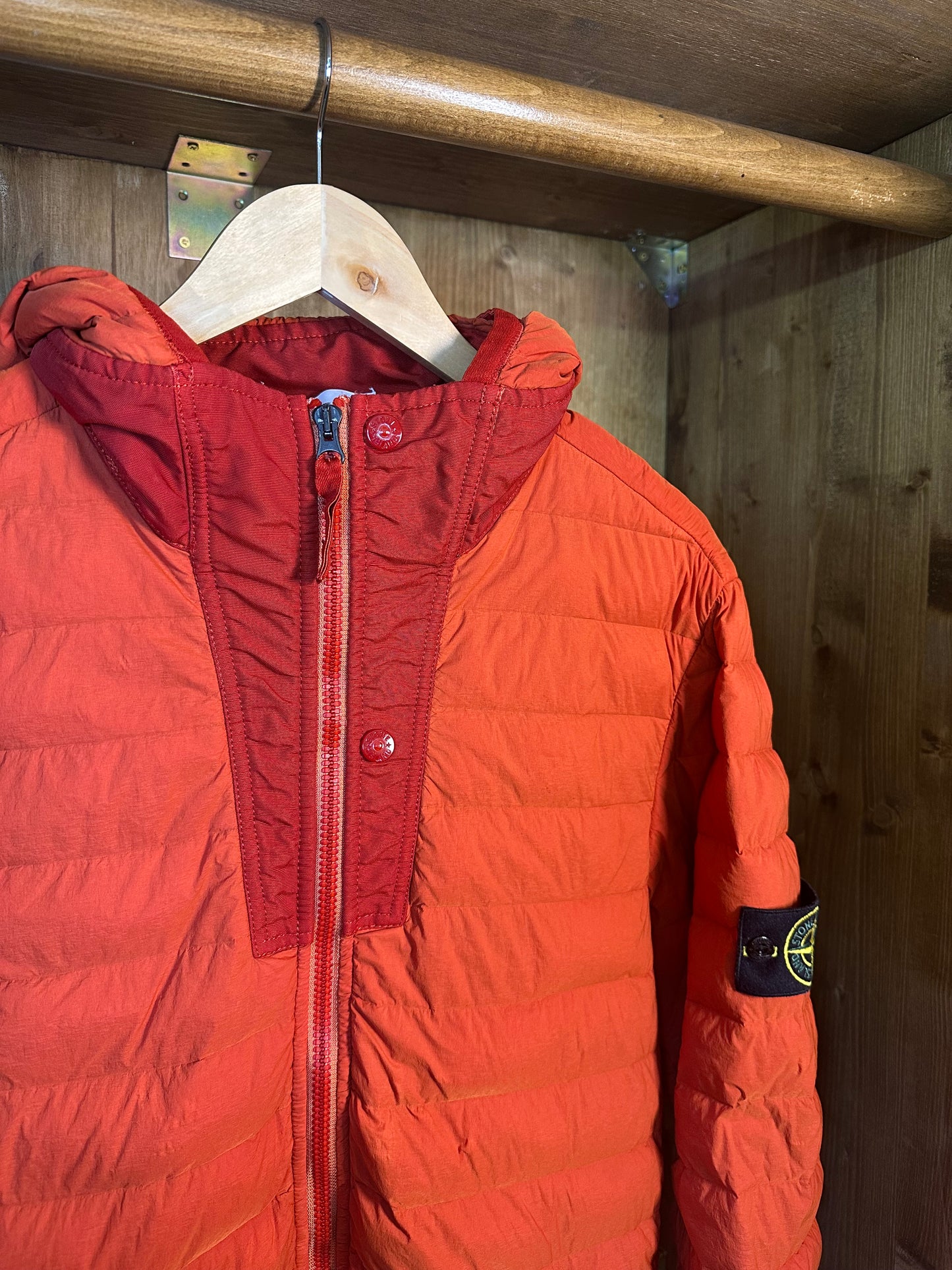 LOOM WOVEN DOWN CHAMBERS STRETCH NYLON-TC in bright orange