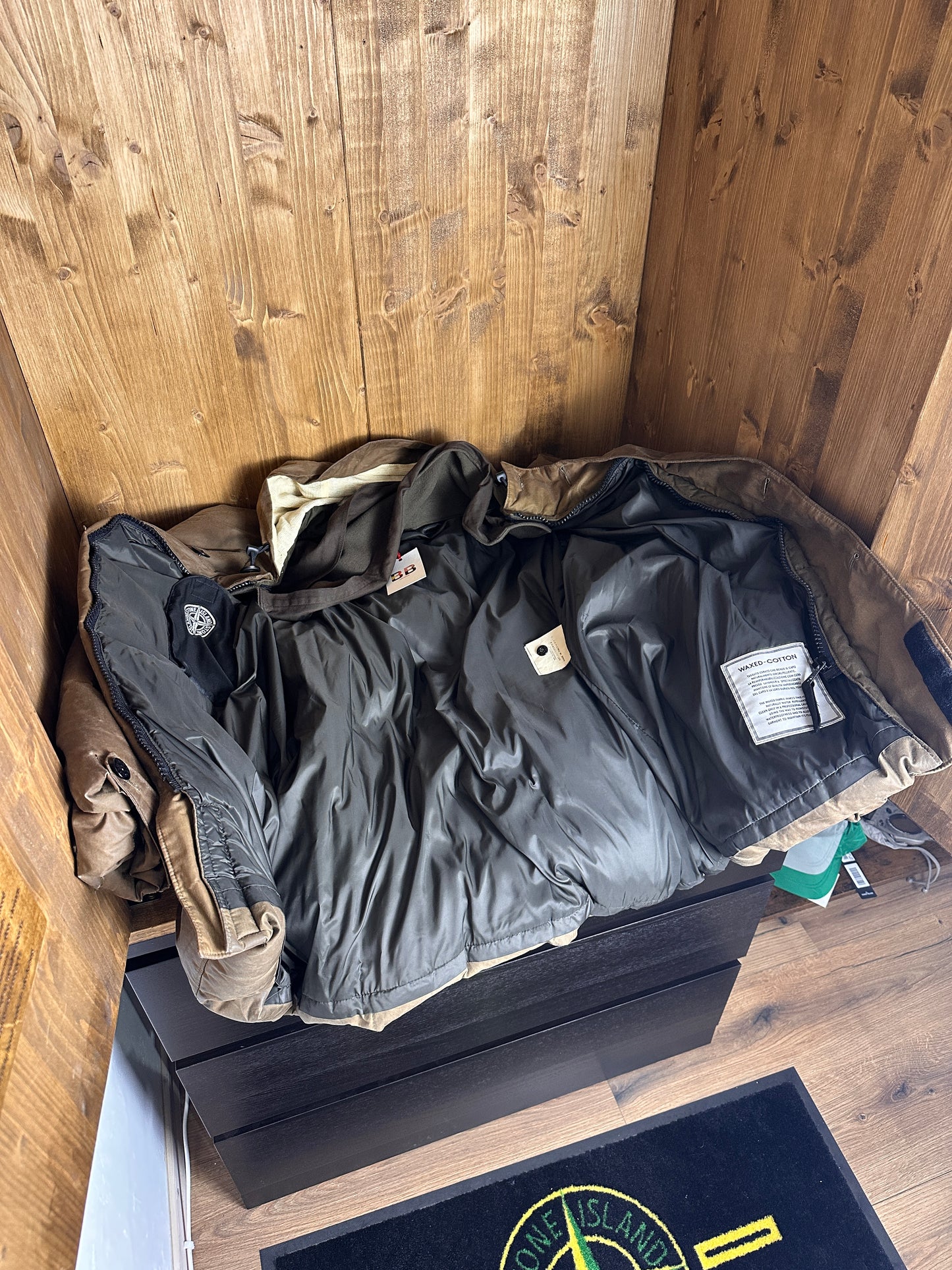 AW00 WAXED COTTON PARKA in Terra Brown
