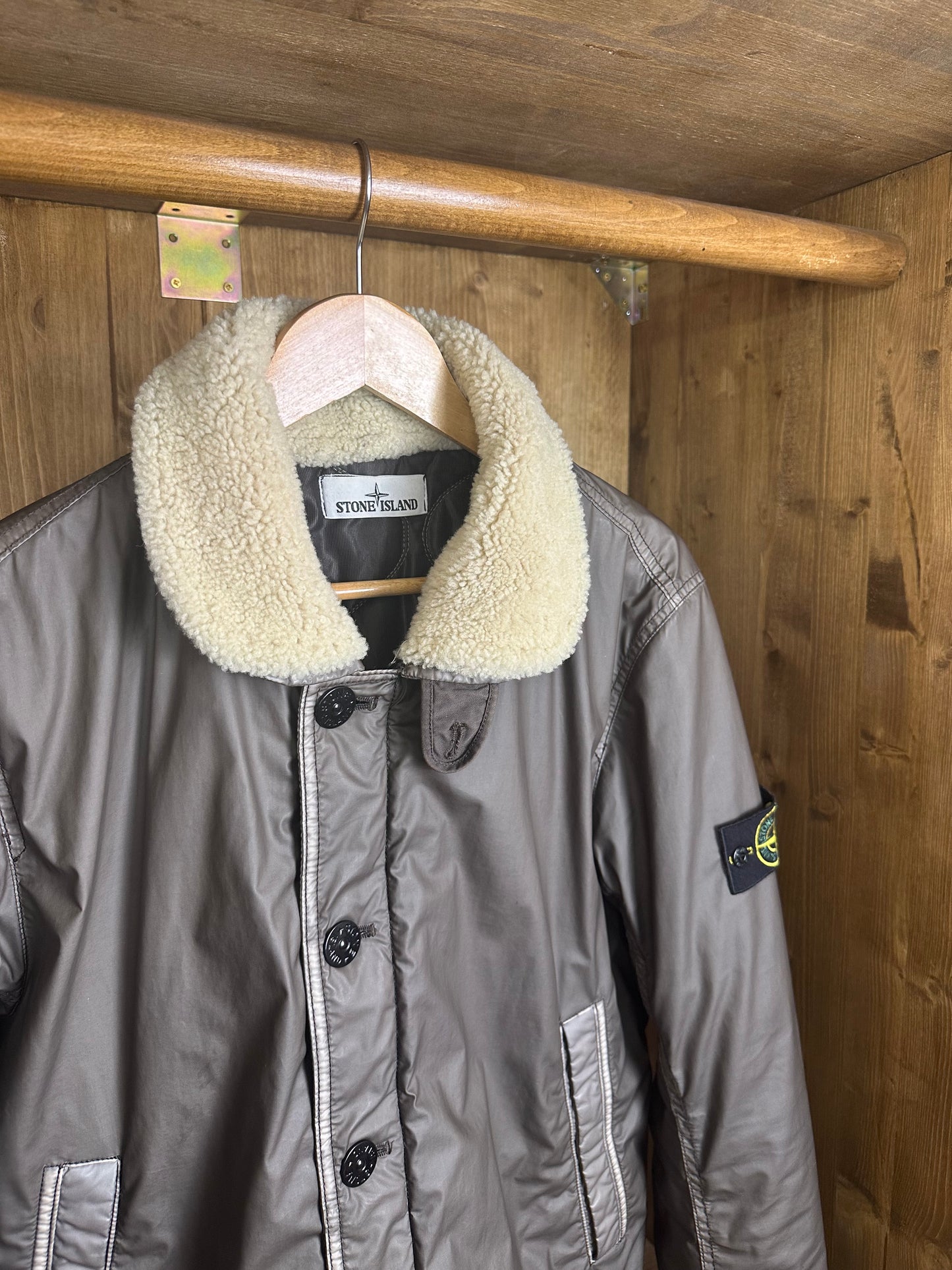 AW15 MUSSOLA GOMMATA FLIGHT BOMBER WITH SHEEPSKIN COLLAR in Olive Green