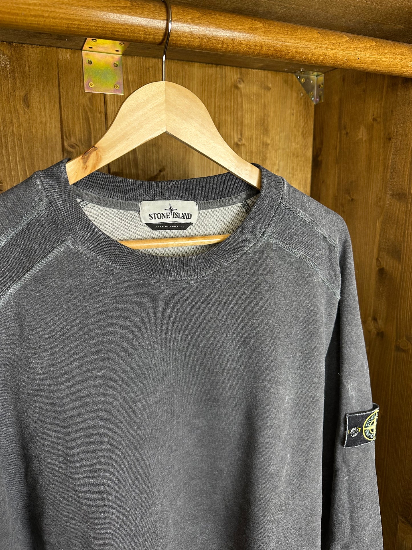 AW20 FROST CREWNECK in Grey