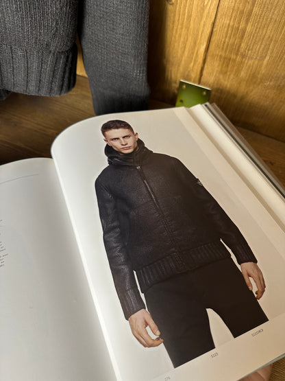 AW08 GRAPHITE KNIT in Black Grey