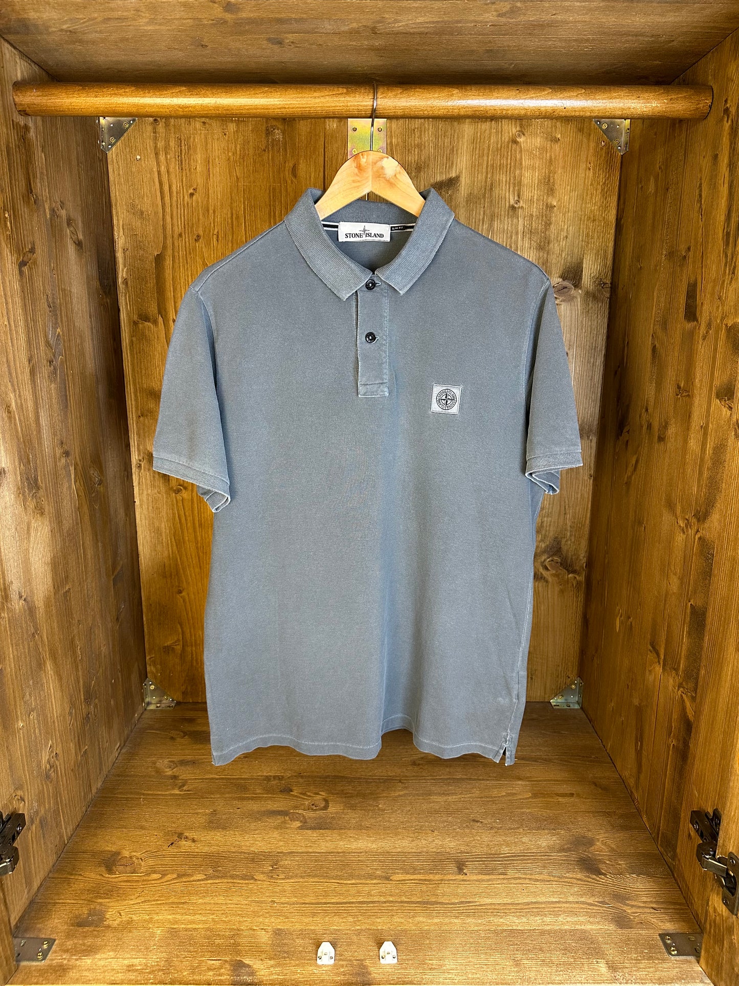 SS19 POLO SQUARE BADGE in Dark Grey