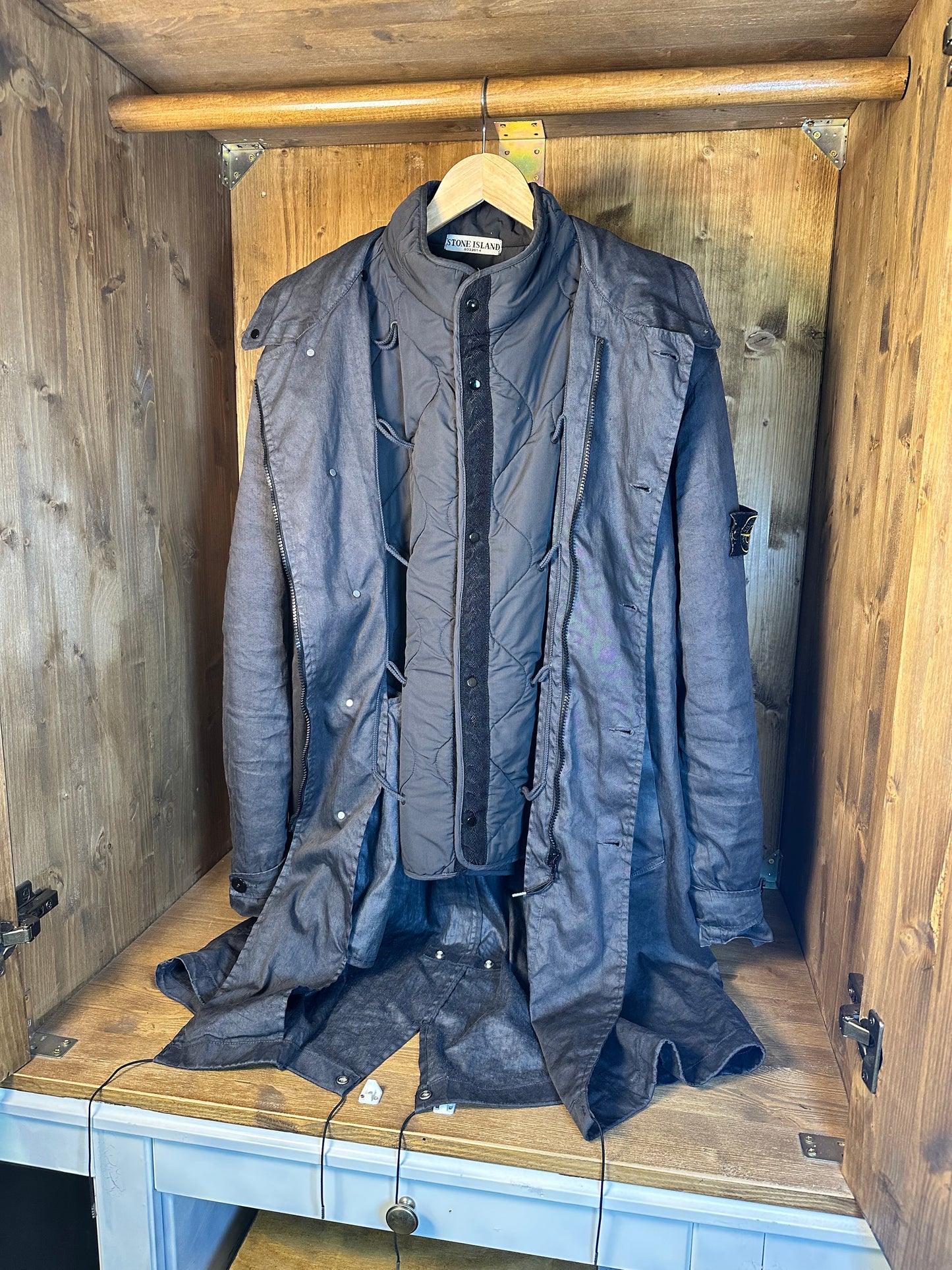 AW04 LINO RESINATO FISHTAIL GREY PARKA