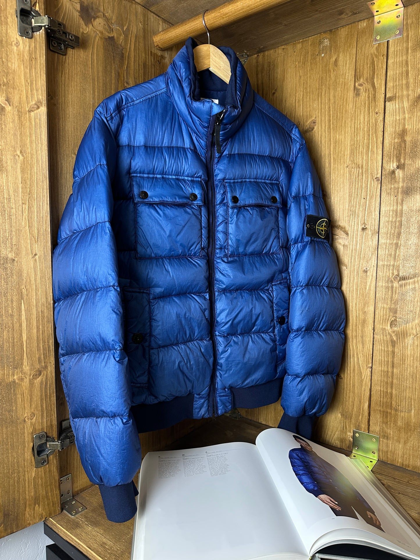 AW13 GARMENT_DYED DOWN_26 GR X SQM_N in Sapphire Blue