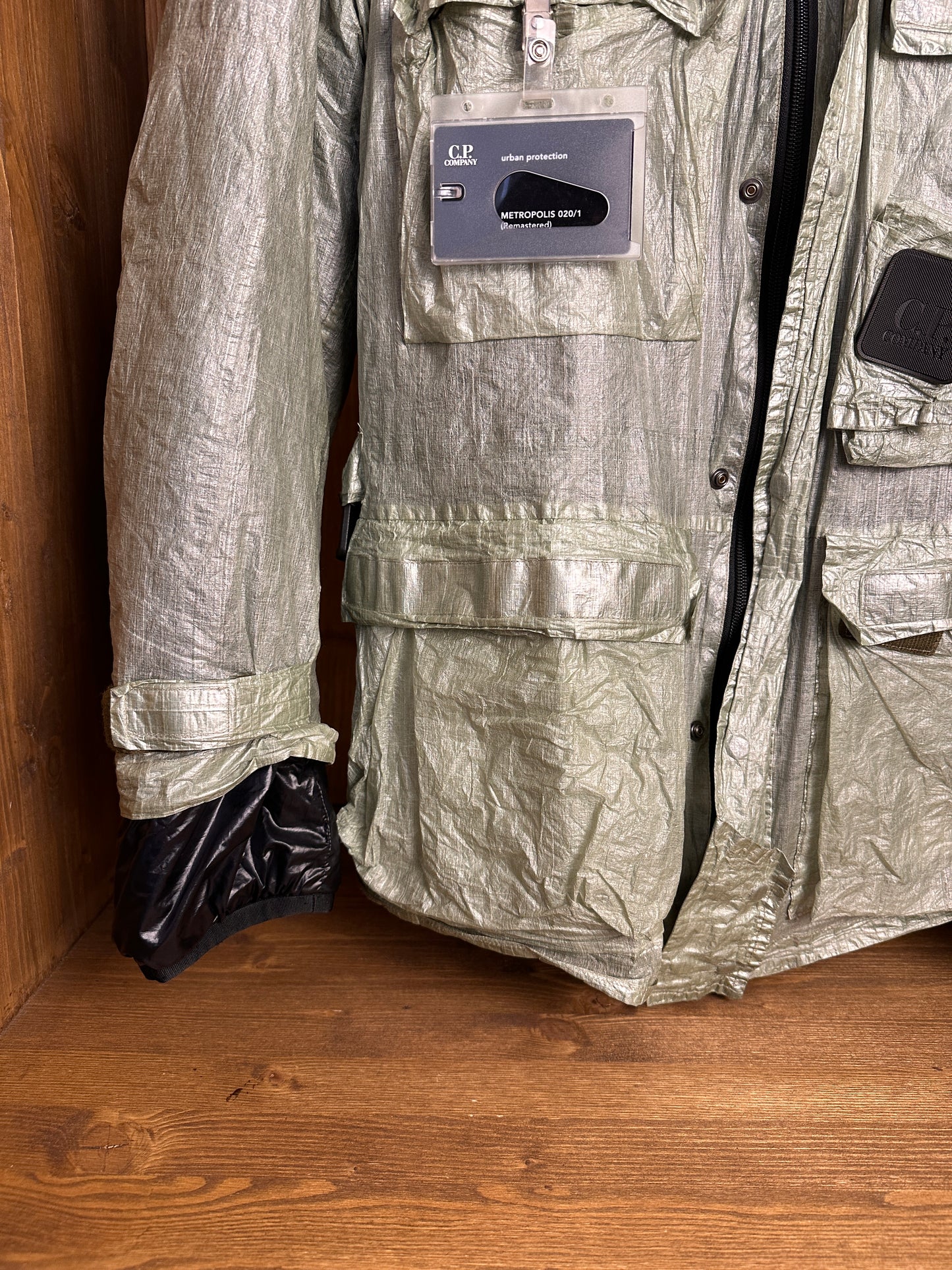AW20 C.P. COMPANY METROPOLIS 020/1 DYNEEMA JACKET in White Aluminum