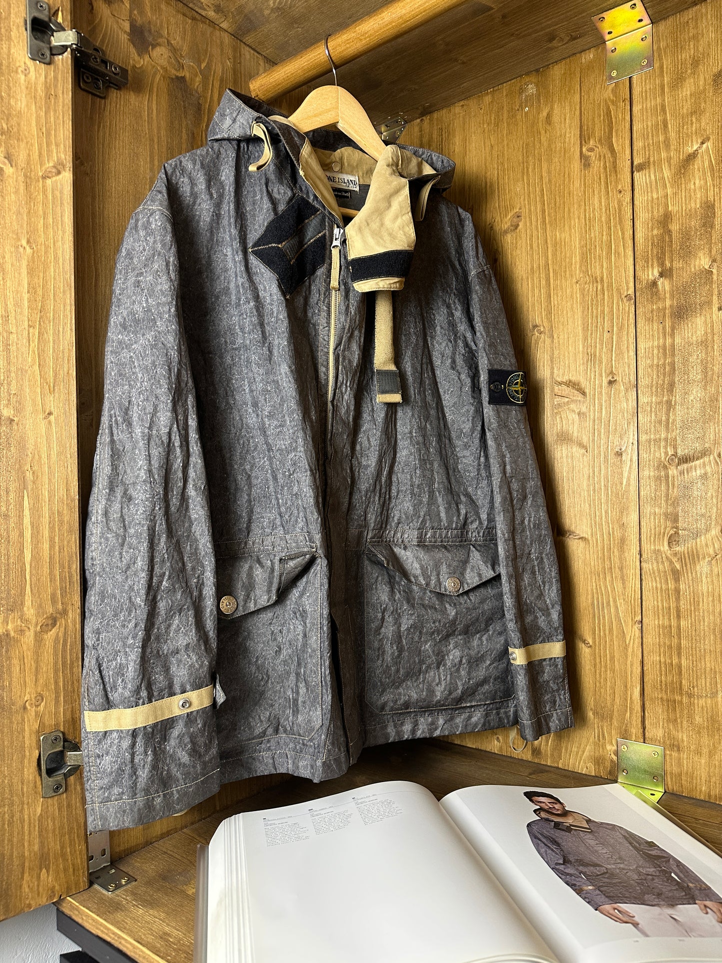 SS02 LAMINATED WEBBING in Traffic Grey B