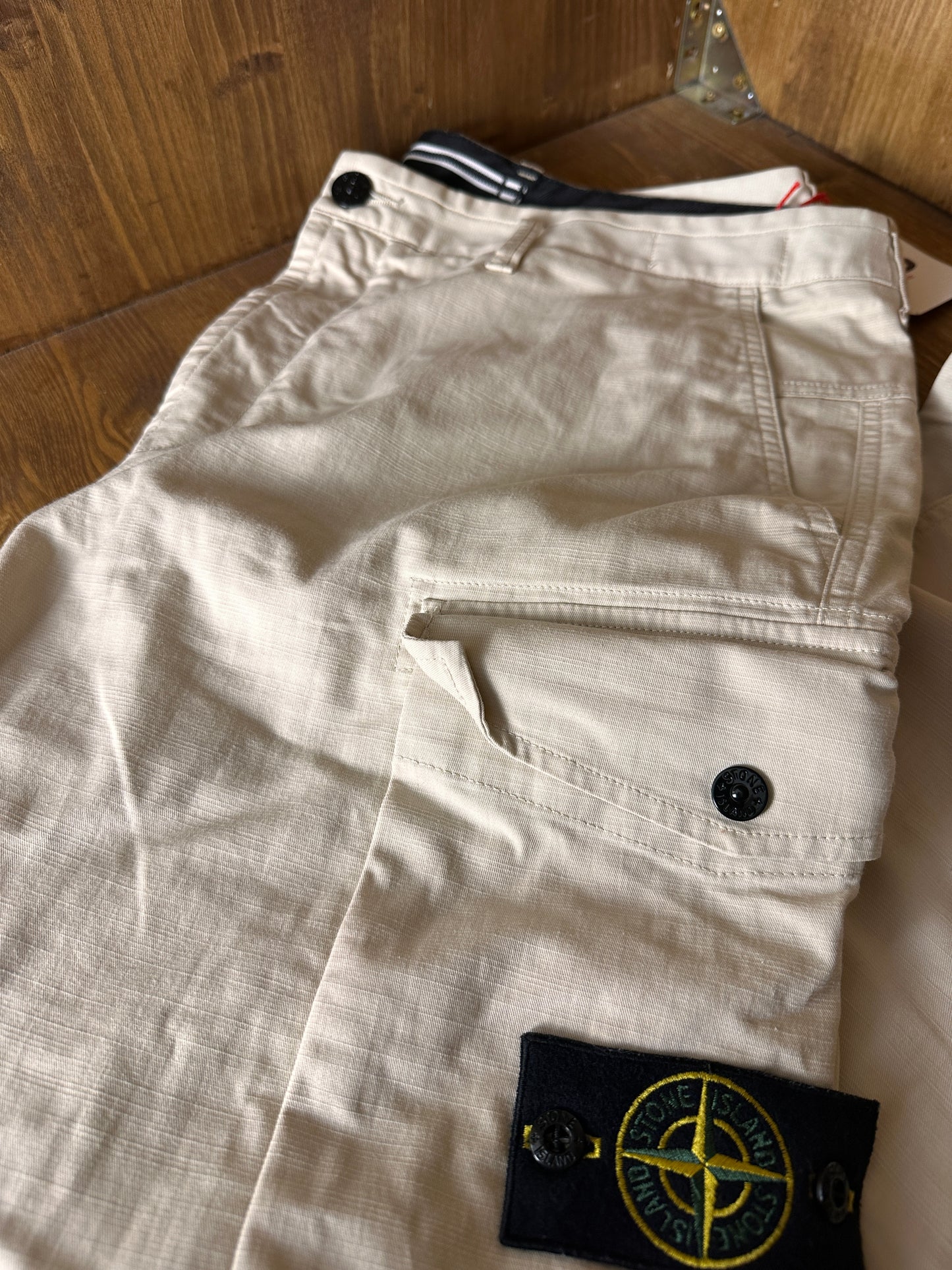 SS20 RIPSTOP CARGO PANTS in Oyster White
