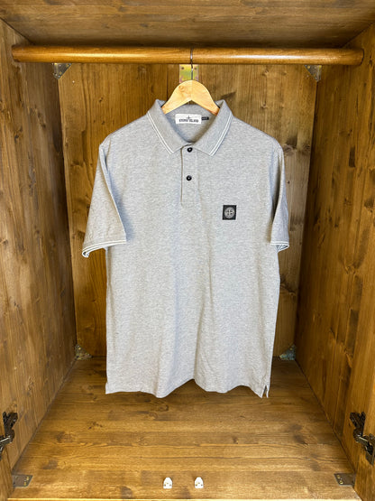 SS19 POLO SQUARE BADGE in Grey with white details