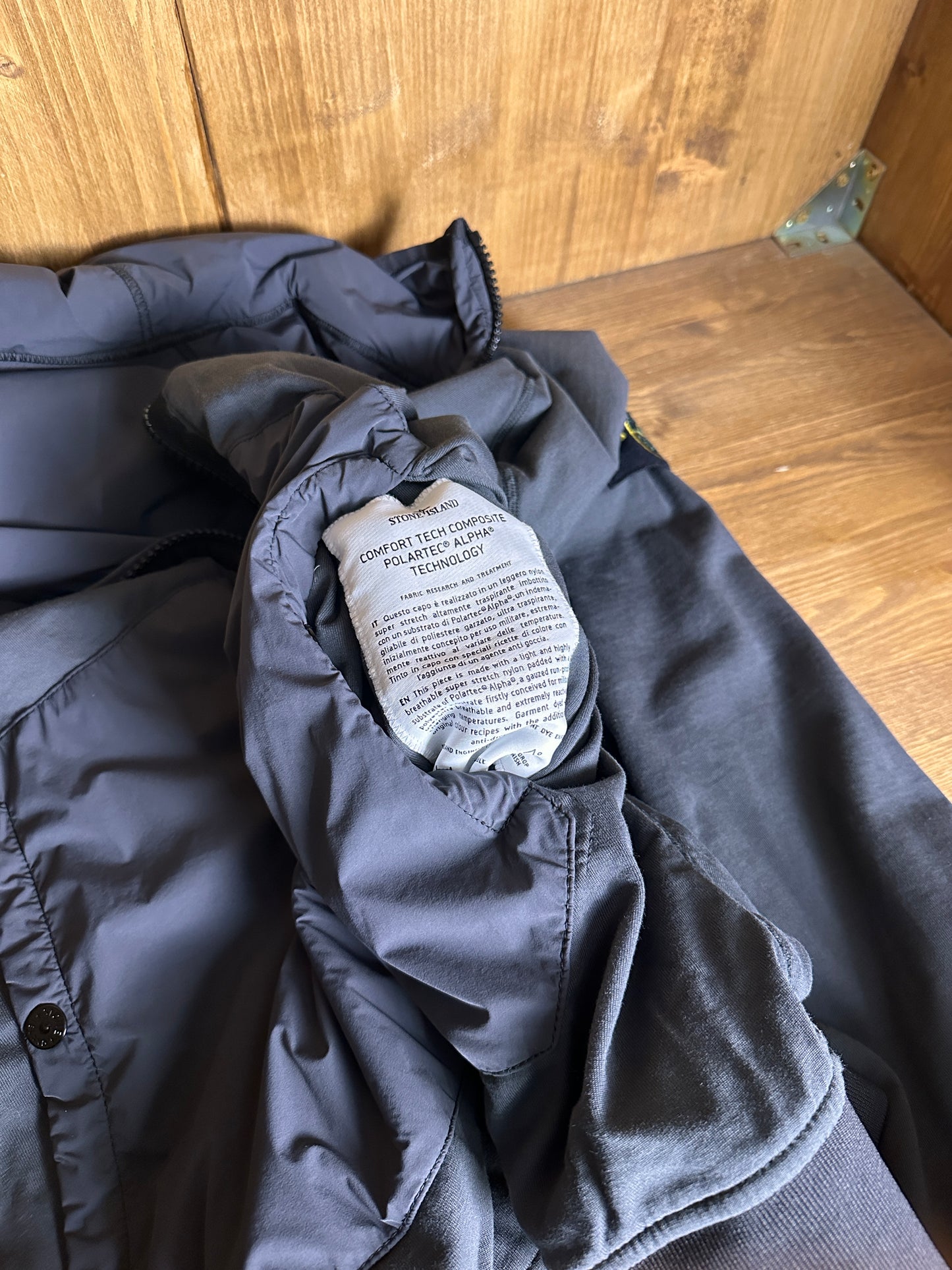 AW22 COMFORT TECH COMPOSITE POLARTEC ALPHA TECHNOLGY in Slate Grey