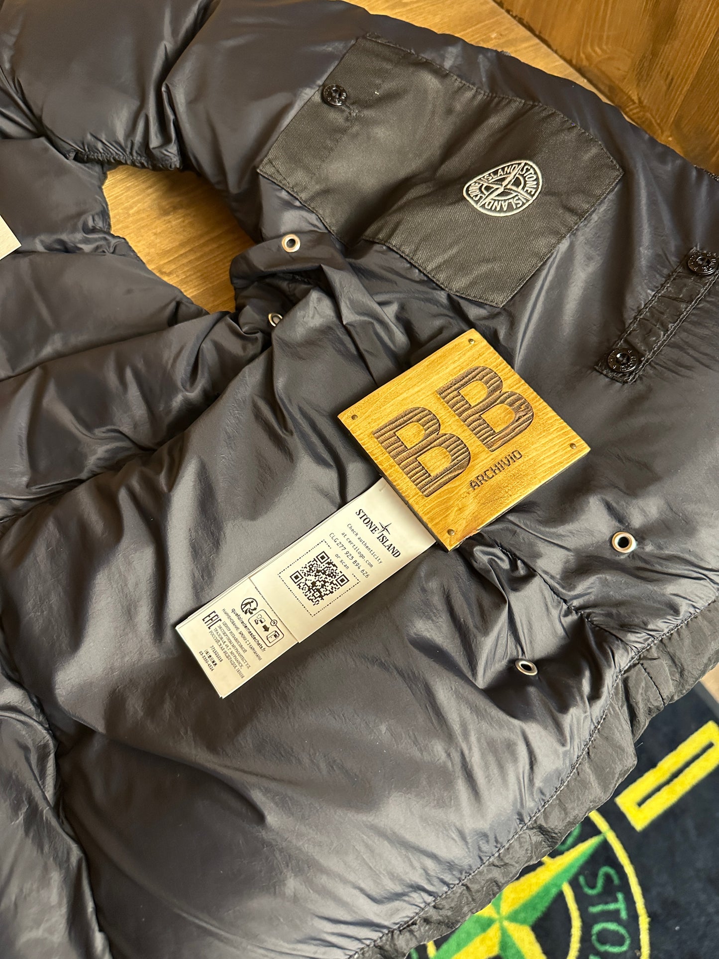 AW22 NYLON METAL IN ECONYL REGENERATED NYLON WITH DOWN-TC in Deep Black