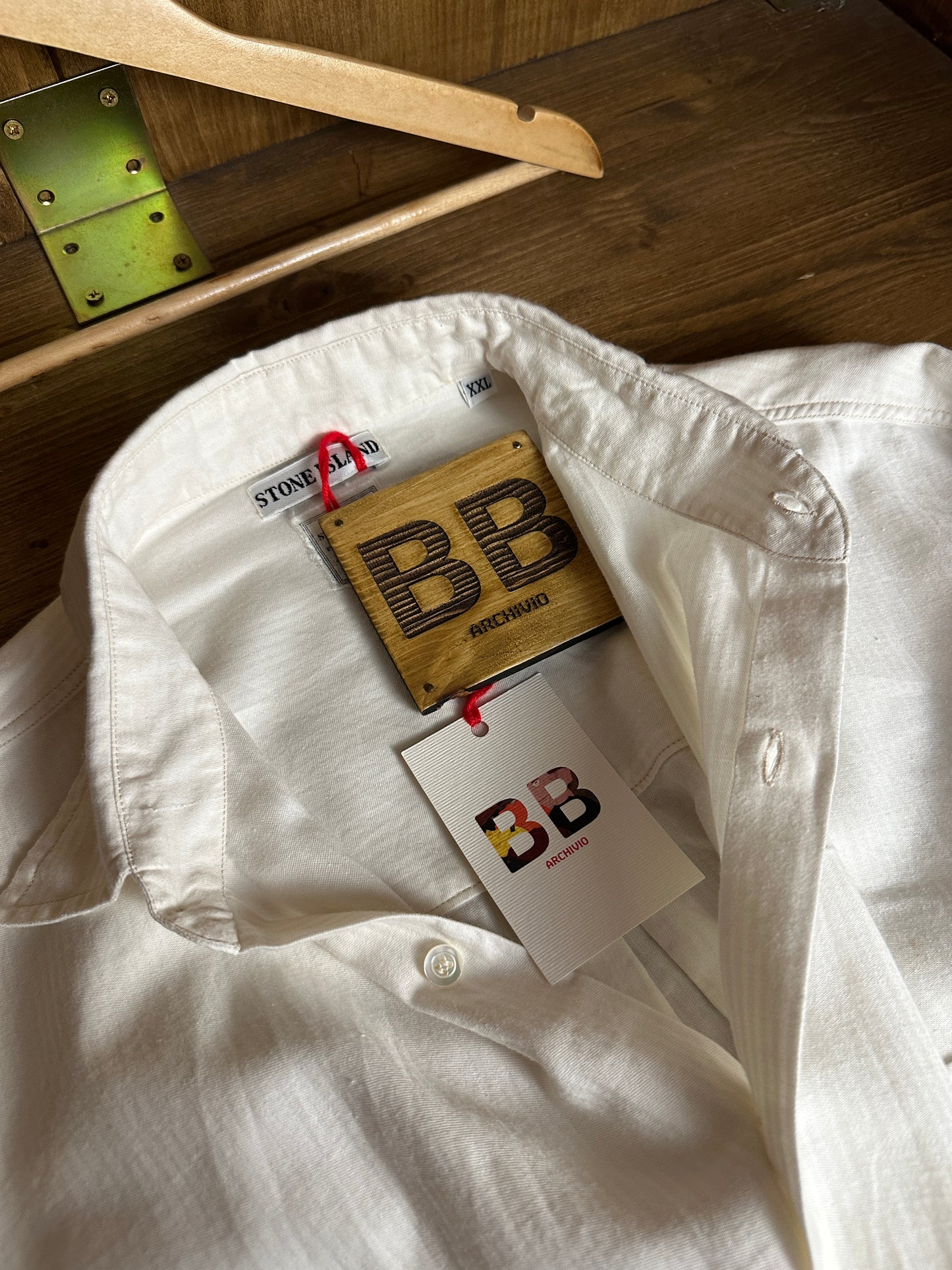 AW80s THERMOSENSITIVE VERTICAL PRINT SHIRT in White & Ivory