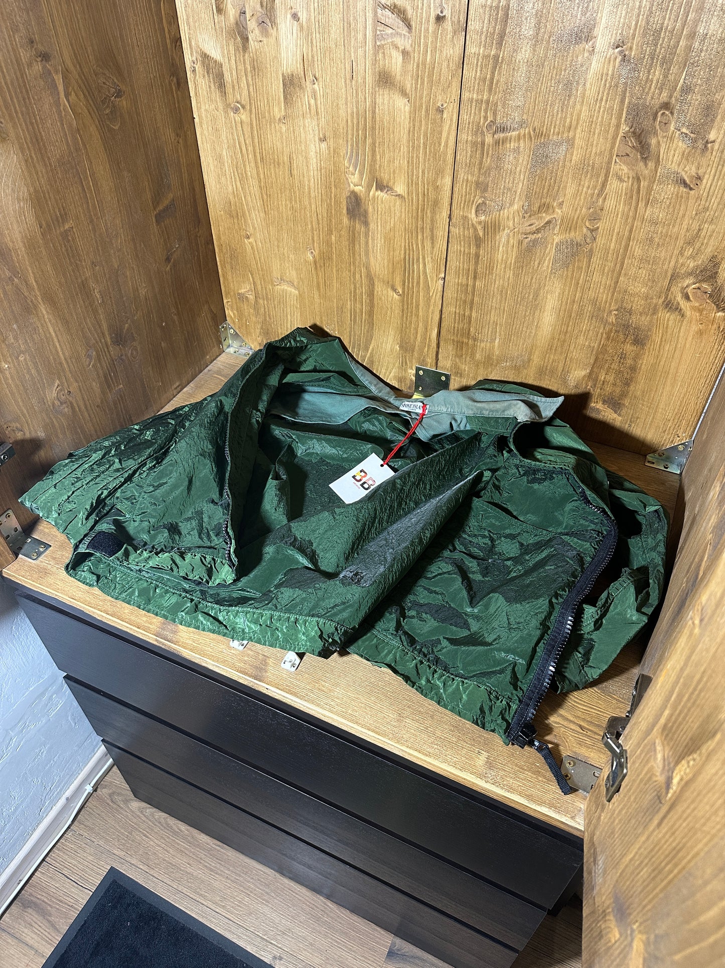 SS06 NYLON METAL JACKET in Moss Green
