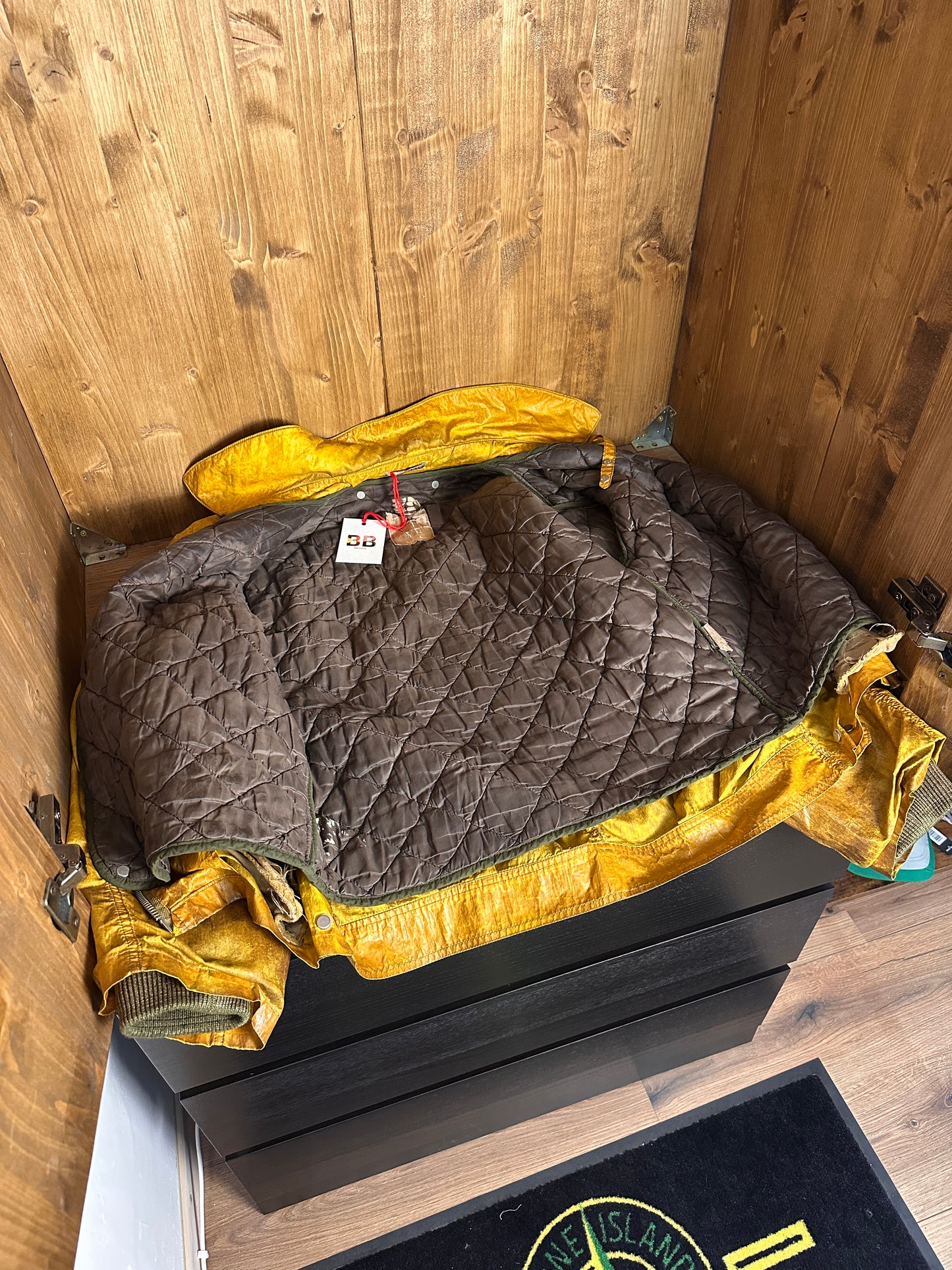 AW89 ICE JACKET FLIGHT BOMBER in Gold Rust