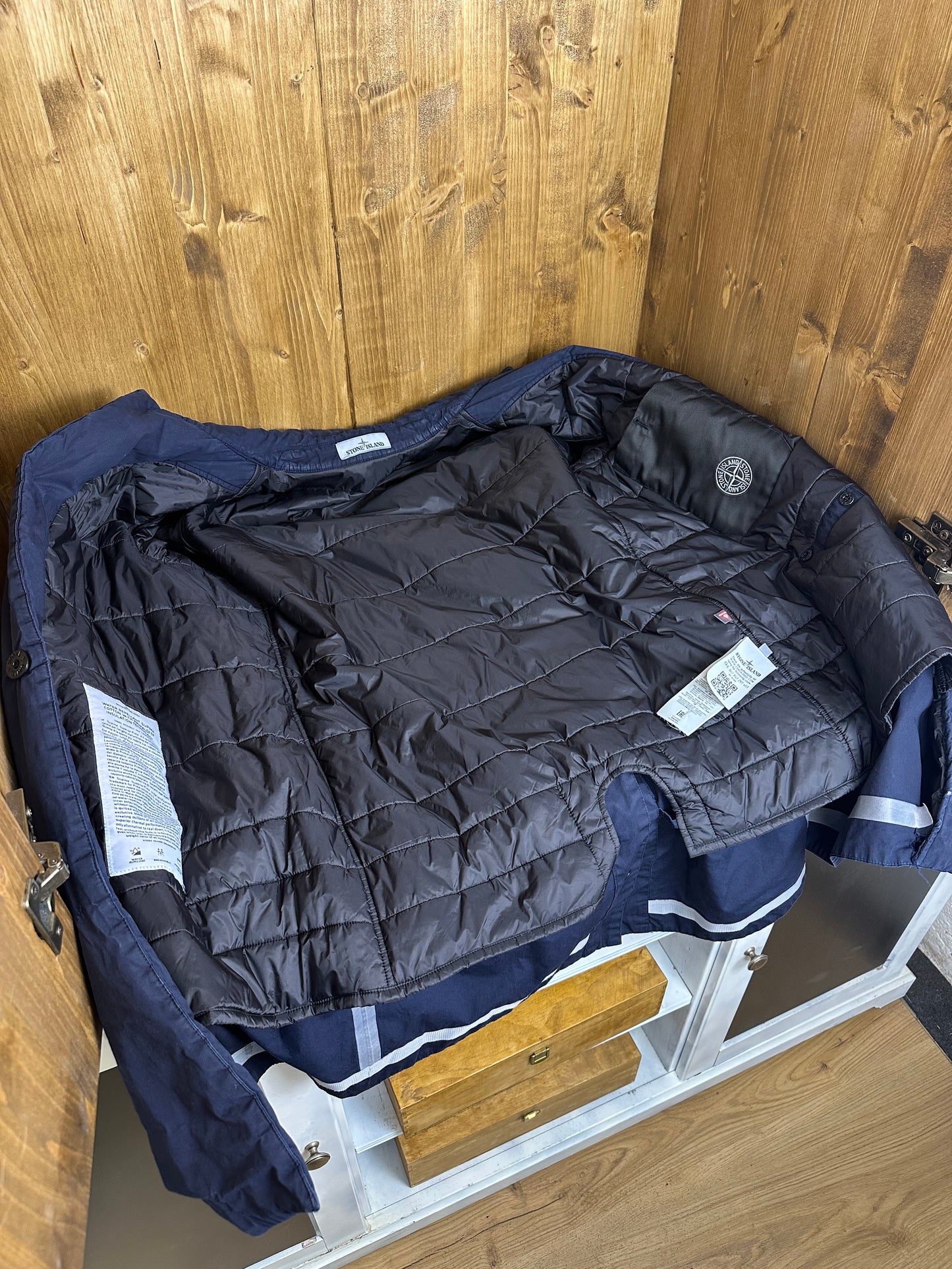 AW17 WATER REPELLENT COTTON SUPIMA WITH PRIMALOFT in Navy Blue