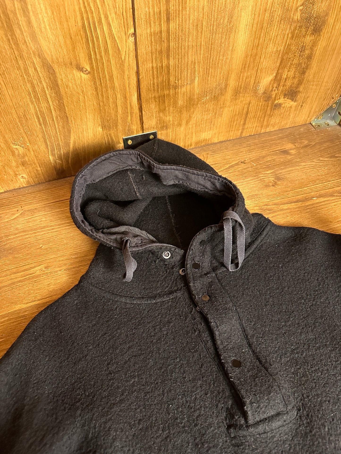 AW98 WOOL HOODIE in Black