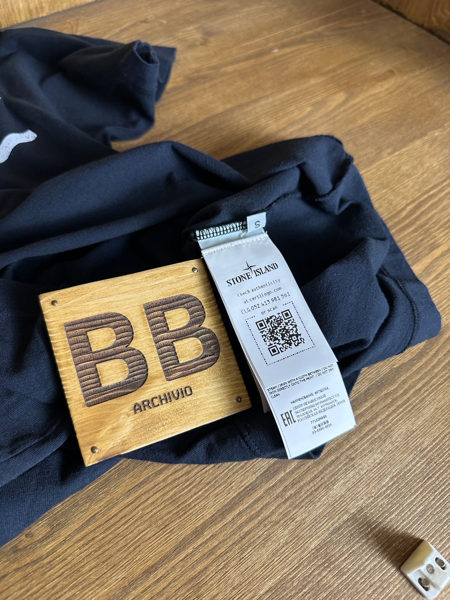 AW22 LOGO TEE in Blue