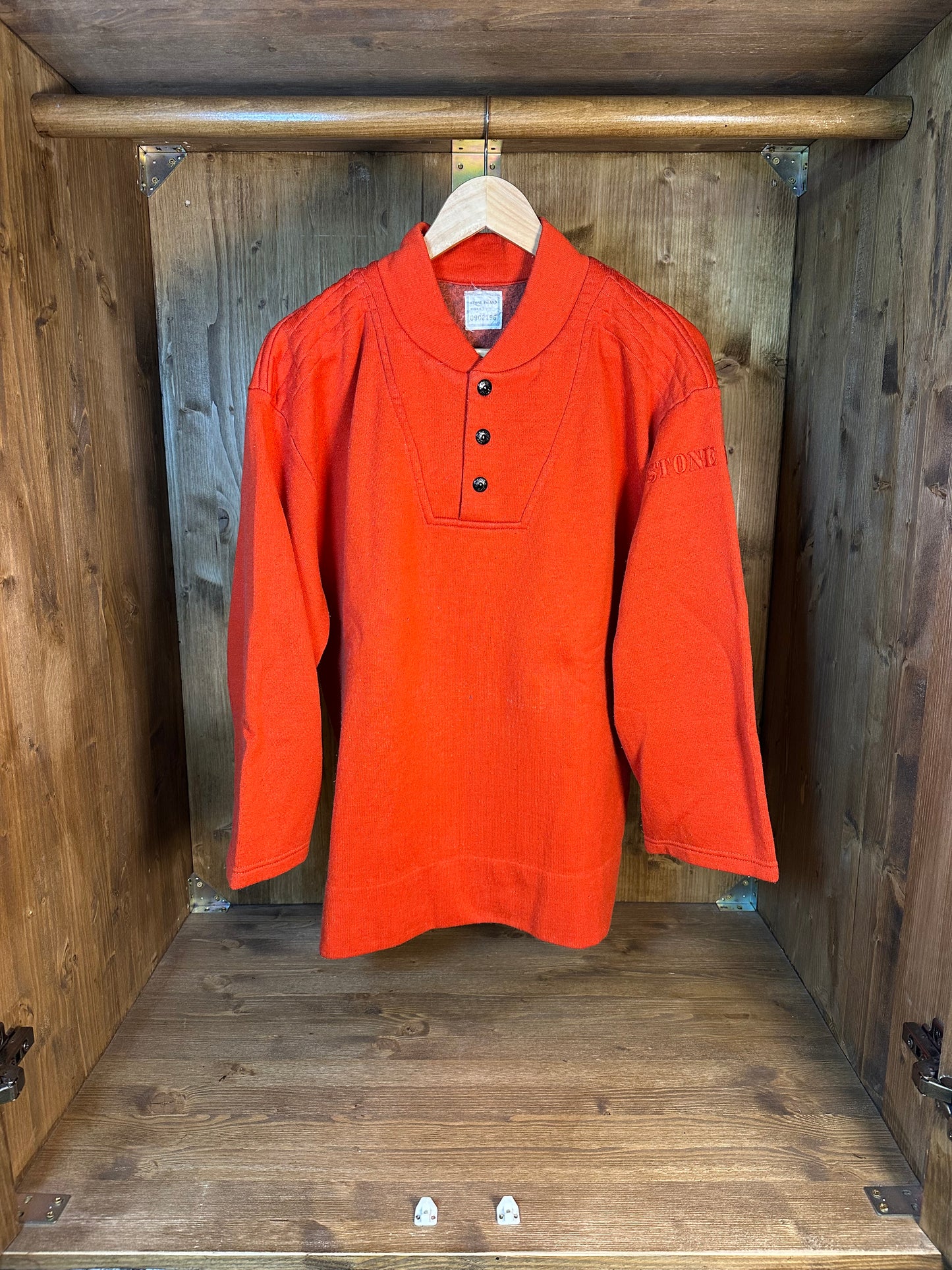 AW80s ORANGE V-NECK BUTTONED UP SWEATER